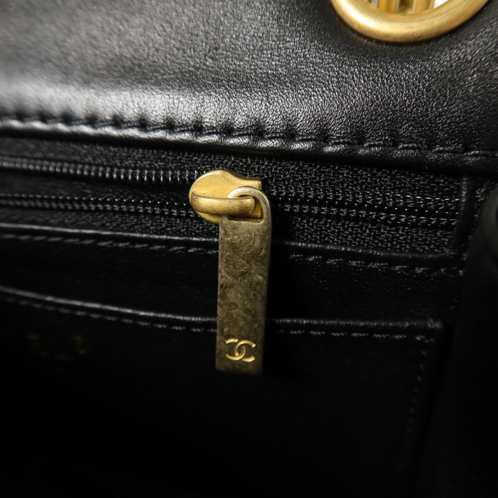 CHANEL 羊皮皮革2.55 Mini Chain Shoulder Bag鏈帶肩背袋