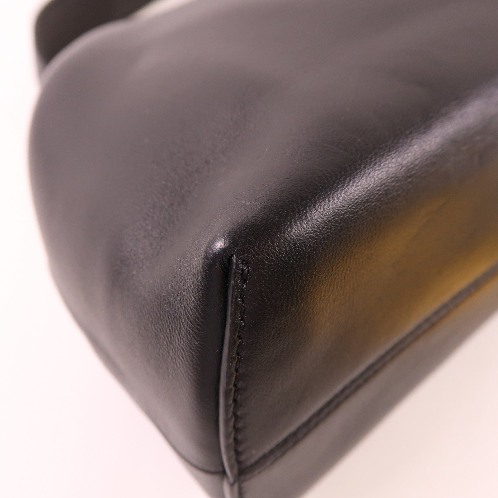 FENDI 牛皮皮革First Medium金扣肩背袋