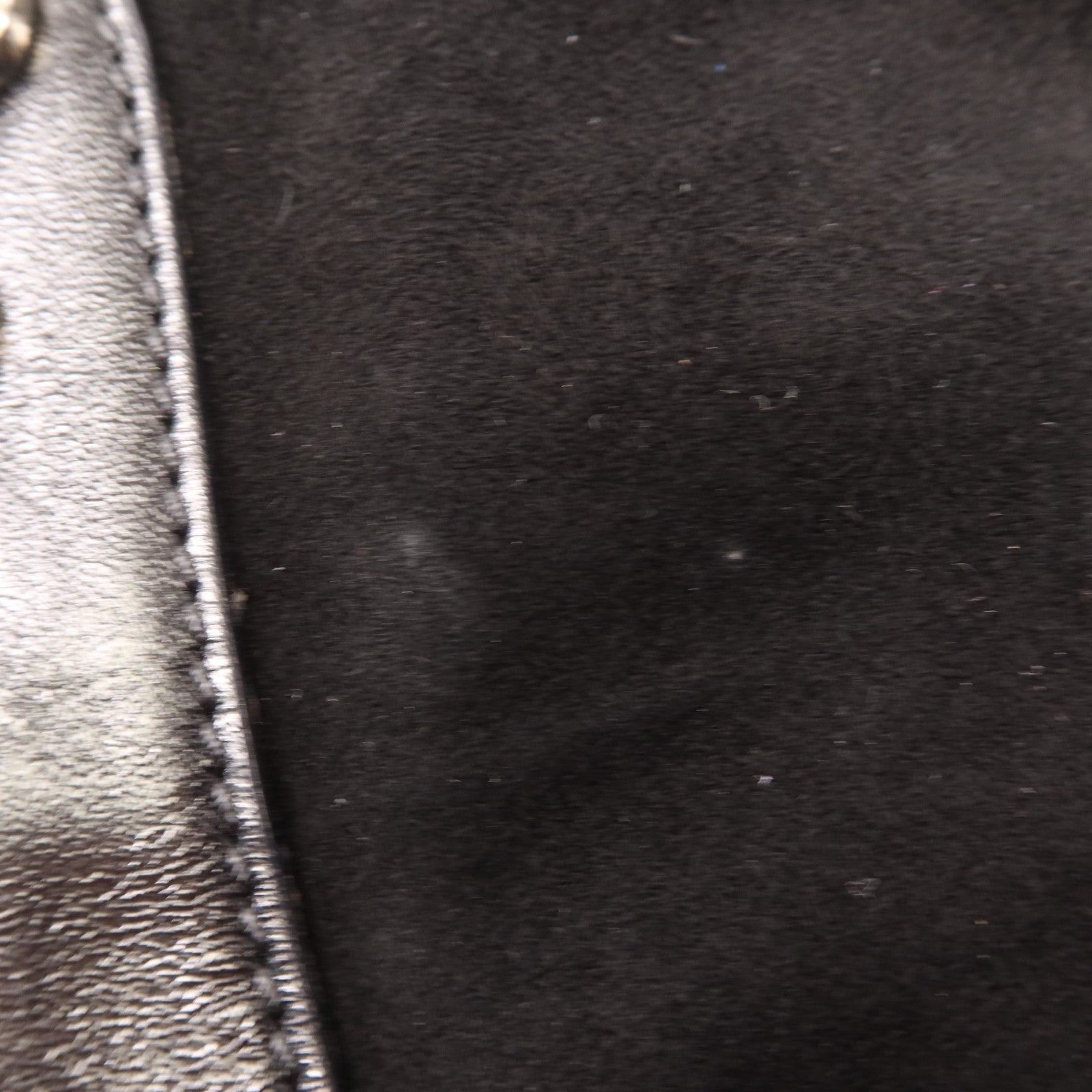 FENDI 麂皮皮革Shoulder Bag銀扣肩背袋