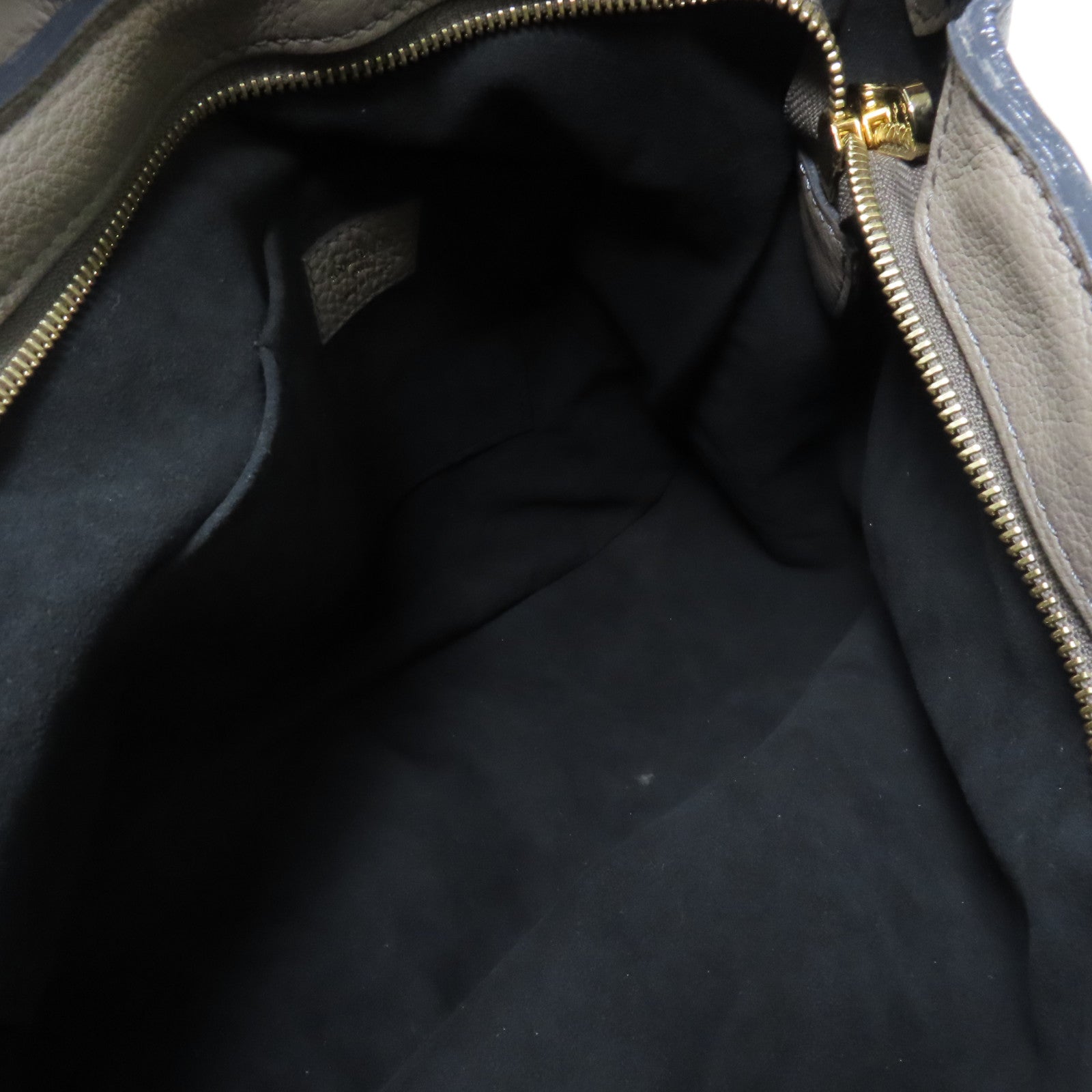 LOUIS VUITTON Monogram Mahina Solar金扣肩背袋灰色
