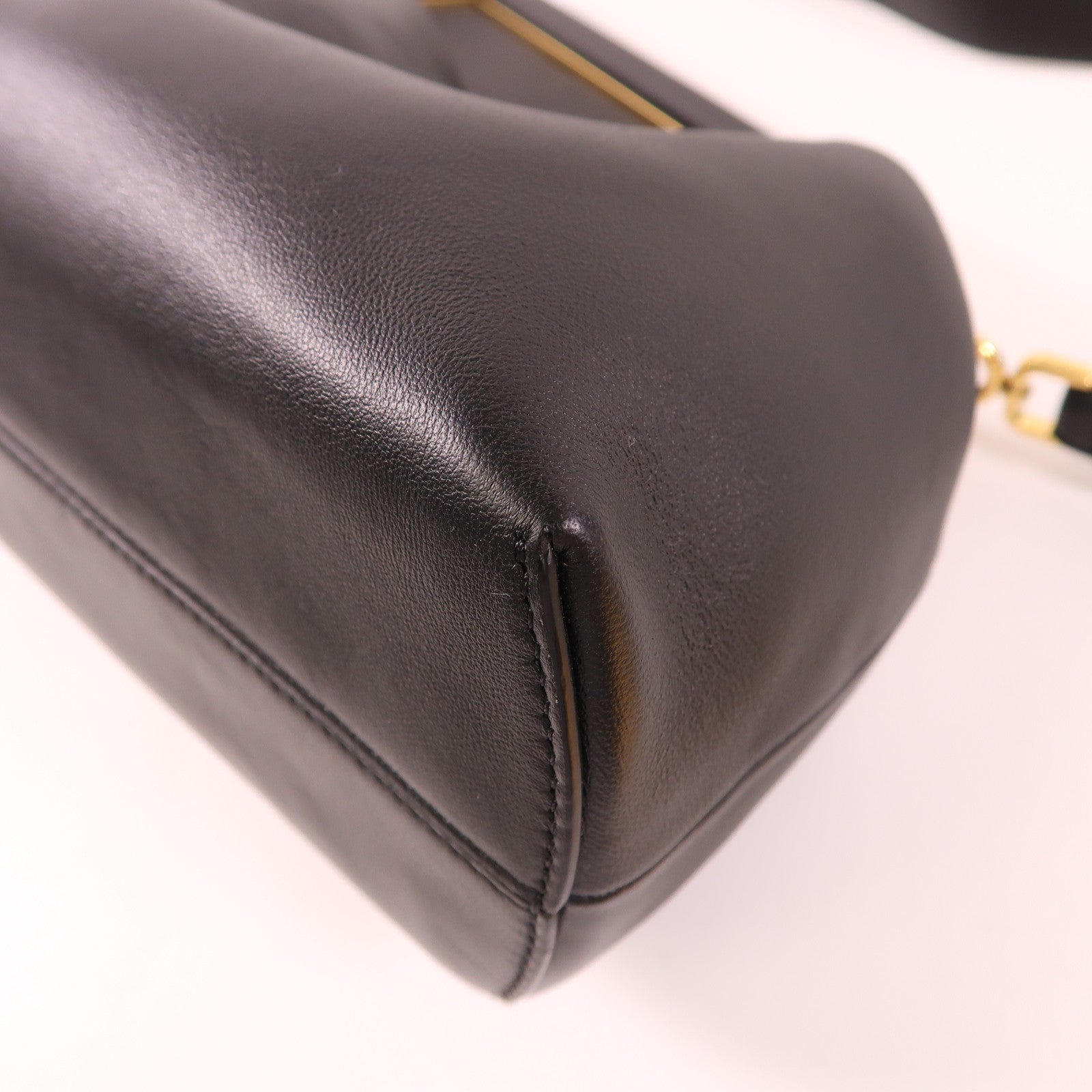 FENDI 牛皮皮革First Medium金扣肩背袋