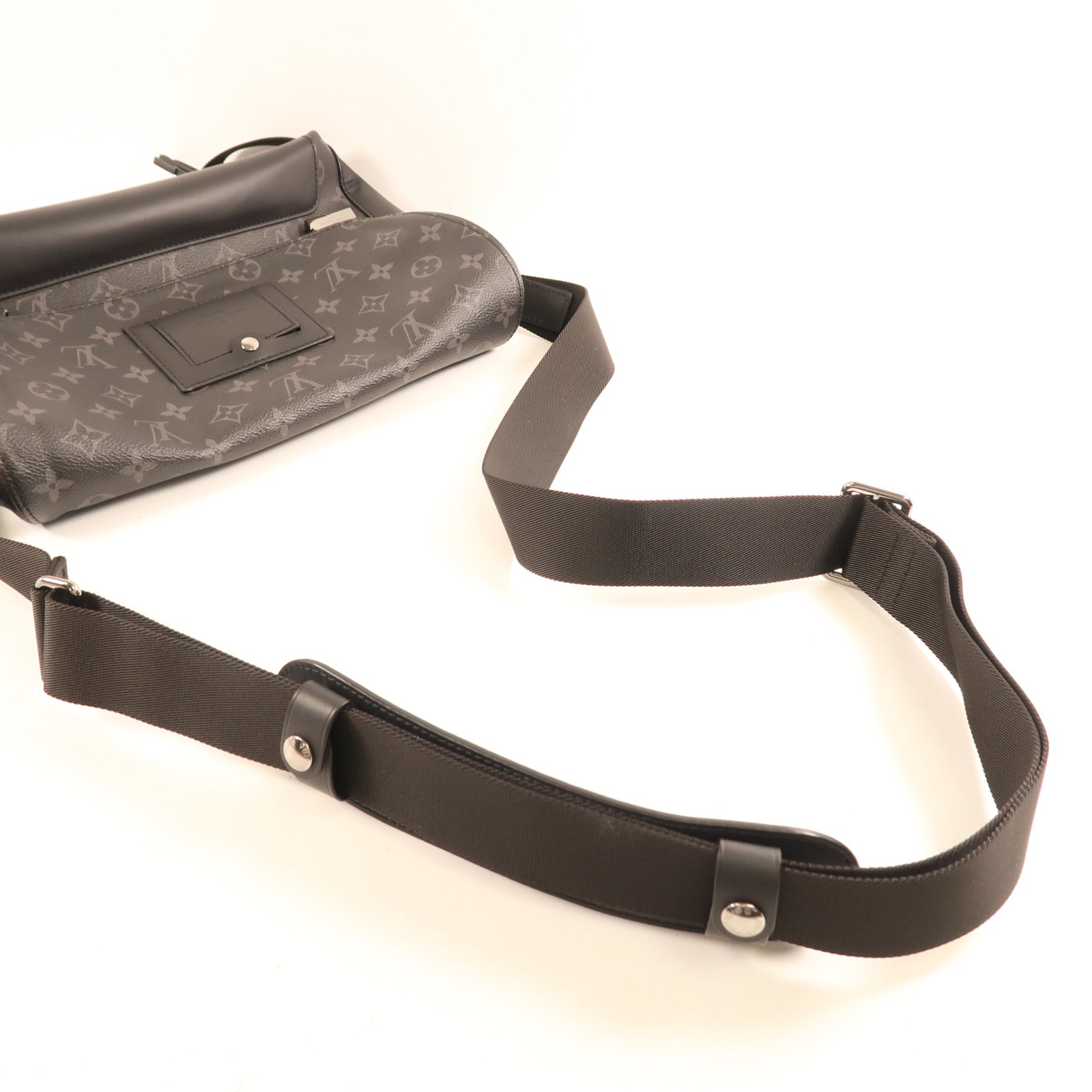 LOUIS VUITTON Monogram Eclipse Messenger PM Voyager銀扣肩背袋