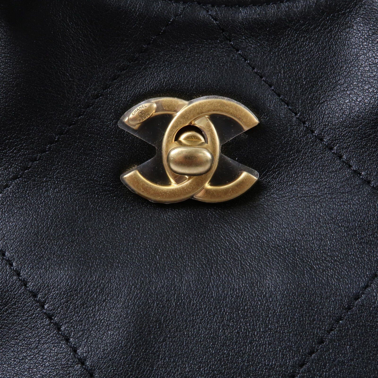 CHANEL 【激減優惠】牛皮皮革Small Chain Tote金扣鏈帶手挽袋