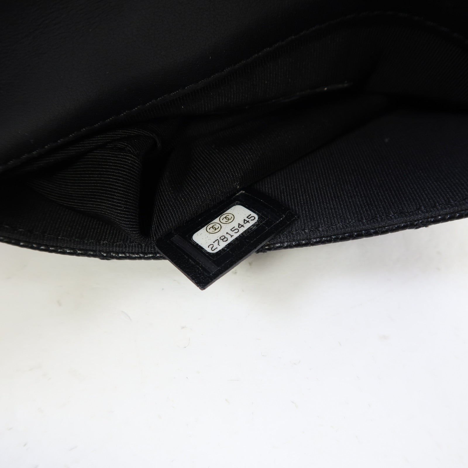 CHANEL 菱格牛皮皮革Pouch金扣手拿包黑色