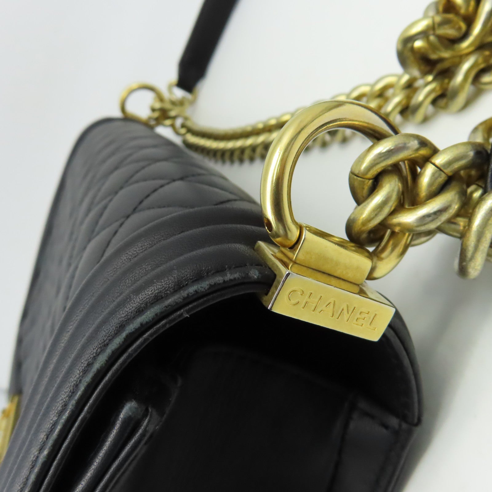 CHANEL 【激減優惠】菱格牛皮皮革Boy 28cm金扣鏈帶肩背袋黑色