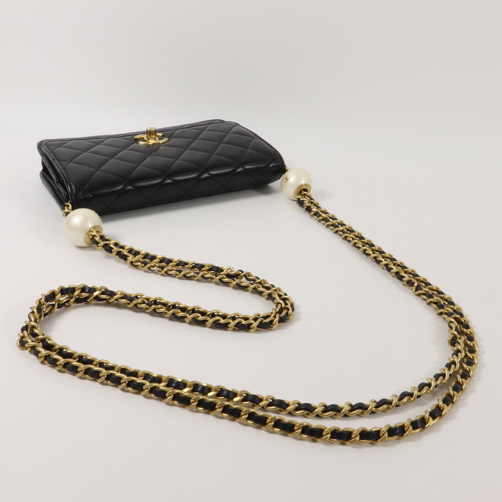 CHANEL 羊皮皮革WOC Wallet On Chain鏈帶肩背袋