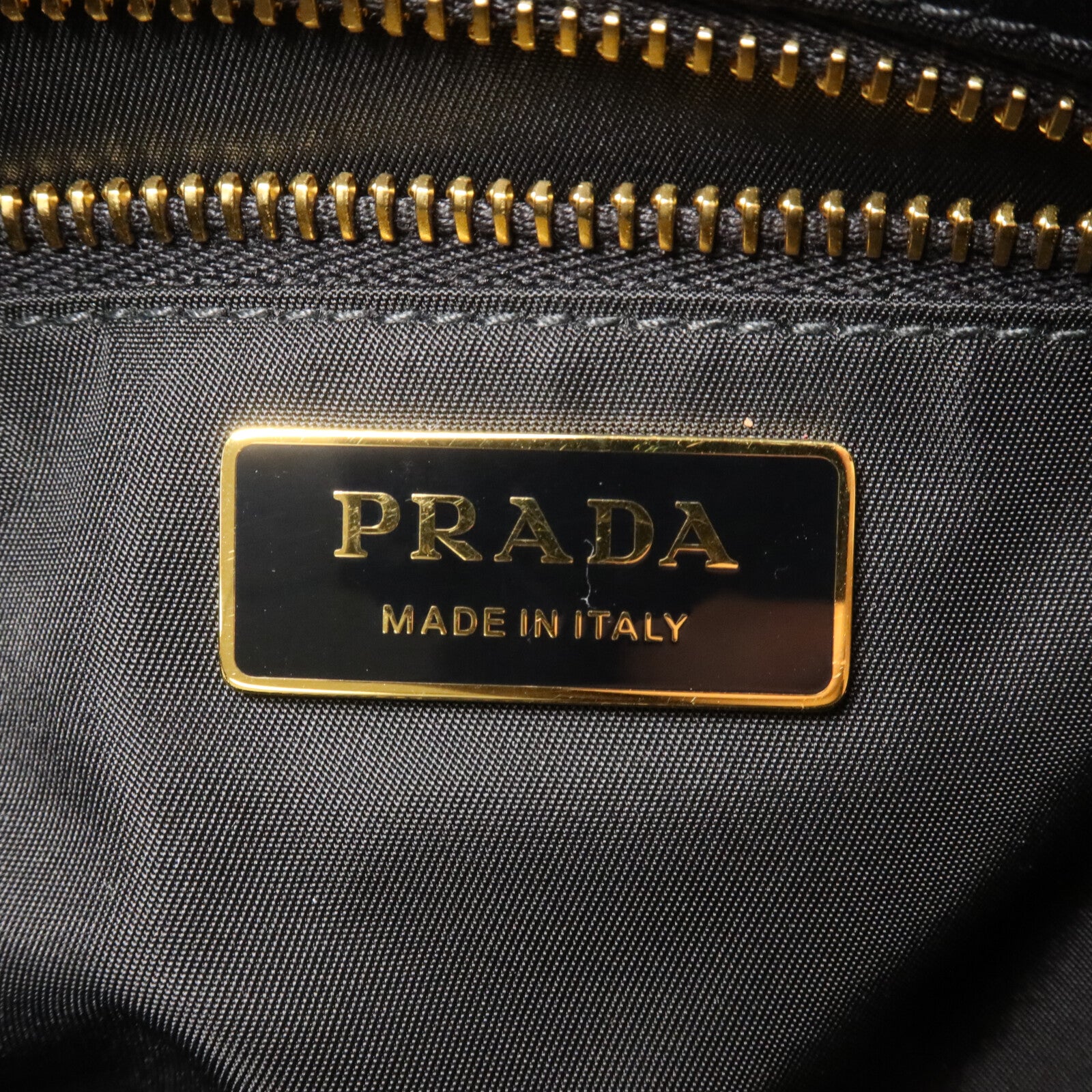 PRADA 尼龍Explore Re-Nylon Large手挽肩背兩用袋