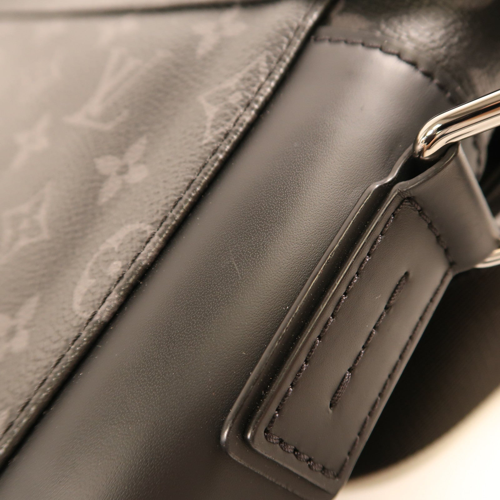 LOUIS VUITTON Monogram Eclipse Messenger PM Voyager銀扣肩背袋