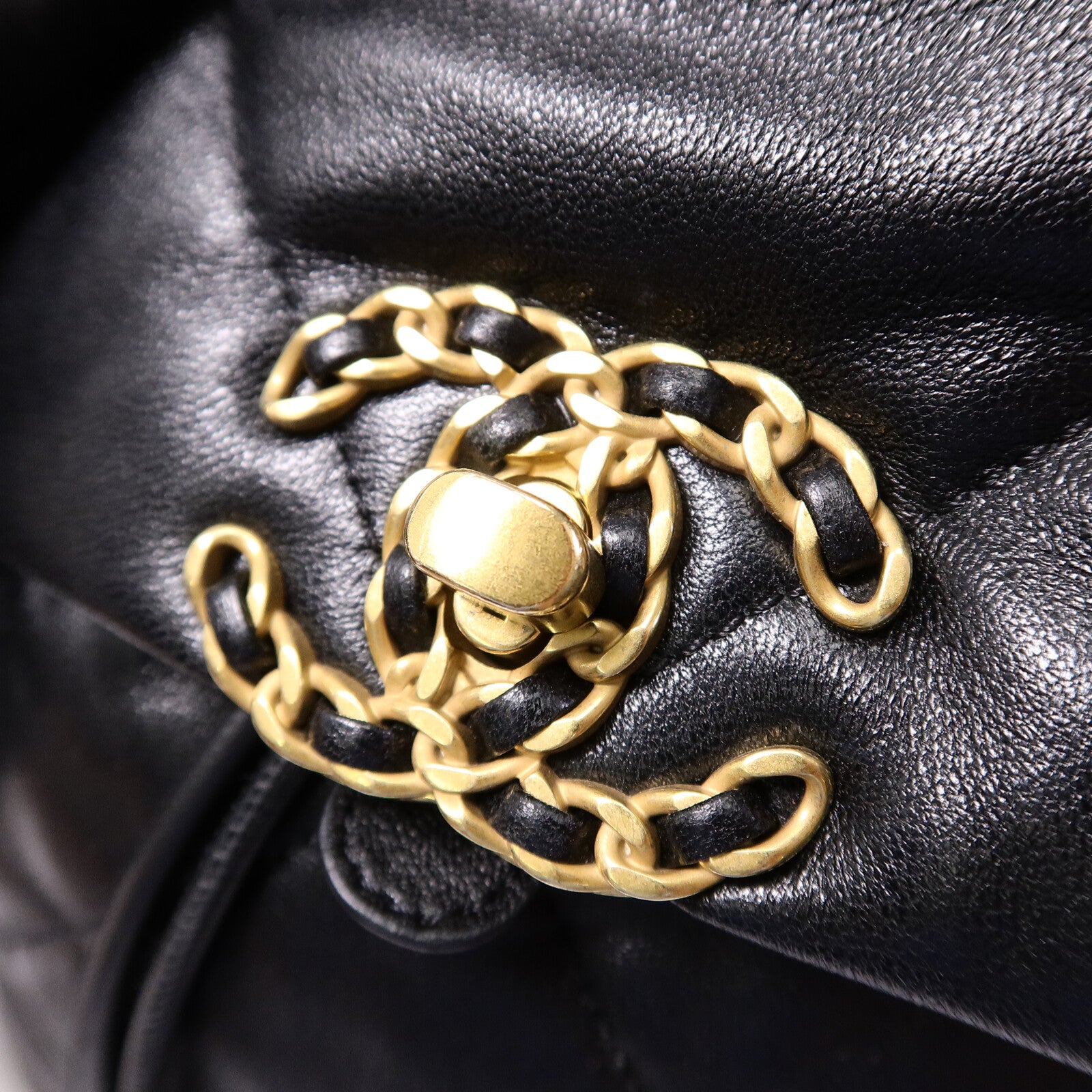 CHANEL 羊皮皮革Chanel 19 Backpack背包