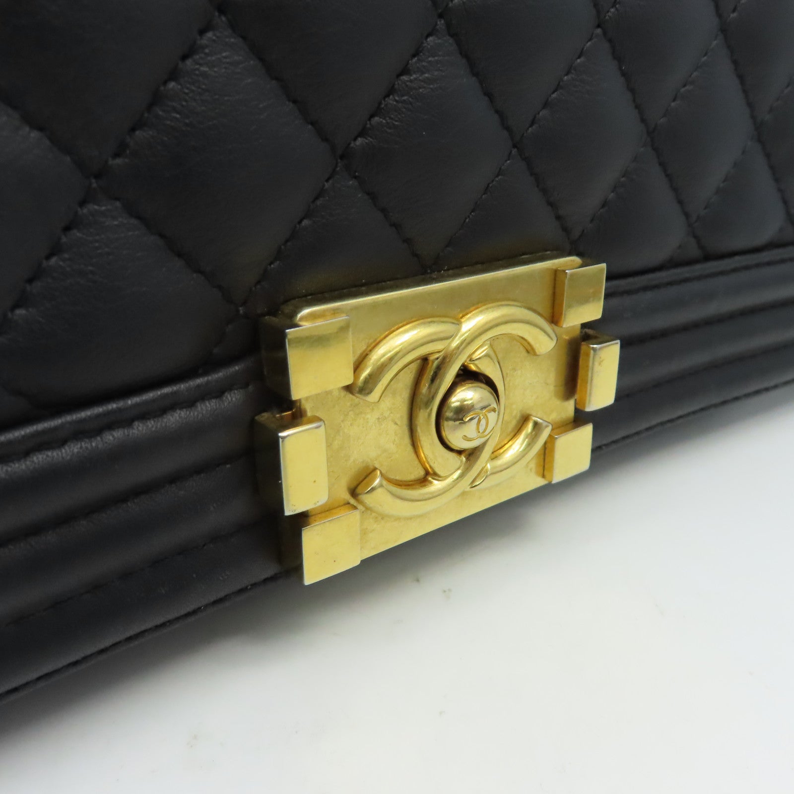 CHANEL 【激減優惠】菱格牛皮皮革Boy 28cm金扣鏈帶肩背袋黑色