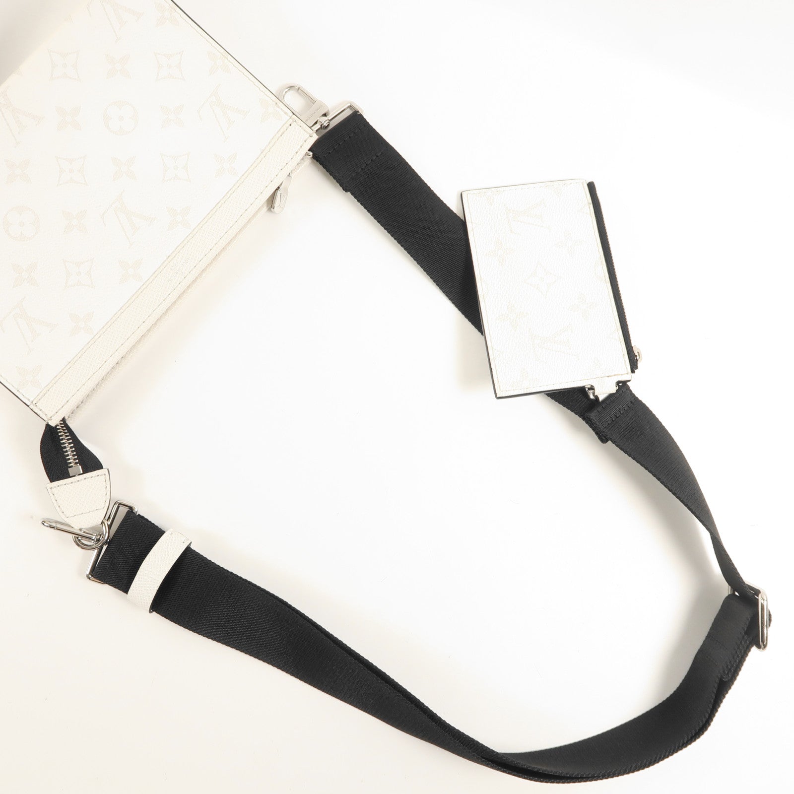 LOUIS VUITTON Monogram Taigarama Gaston銀扣肩背袋