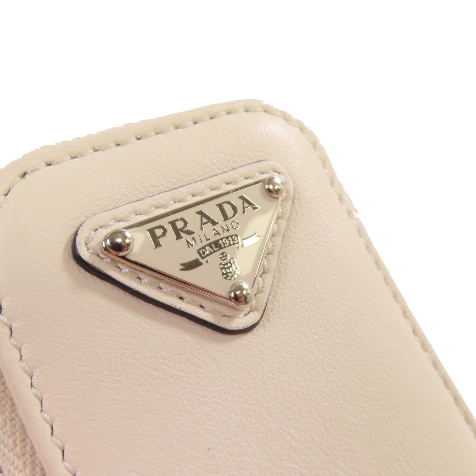 PRADA 牛皮皮革Triangle Shoulder Bag銀扣肩背袋白色