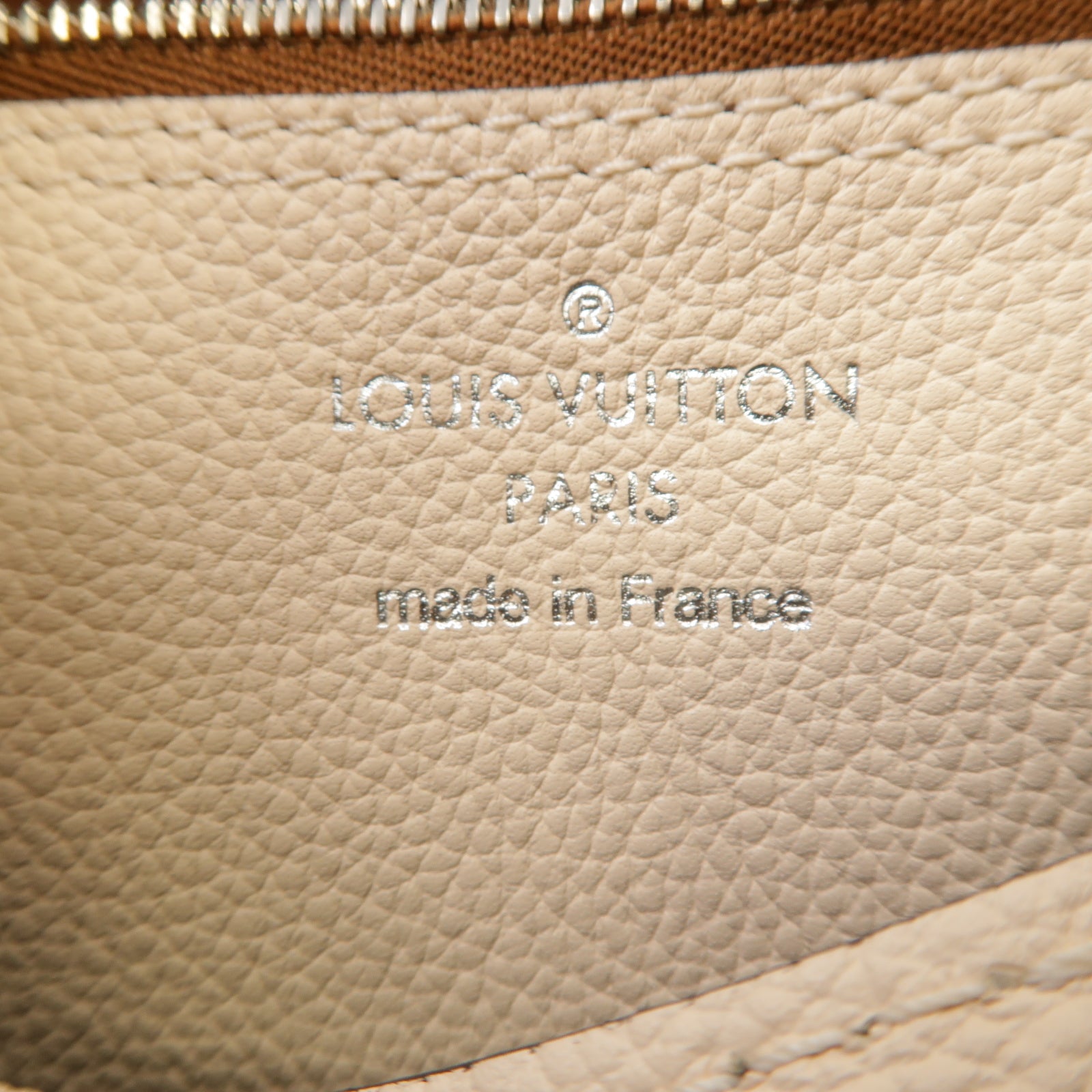 LOUIS VUITTON Mahina Carmel銀扣肩背袋米色