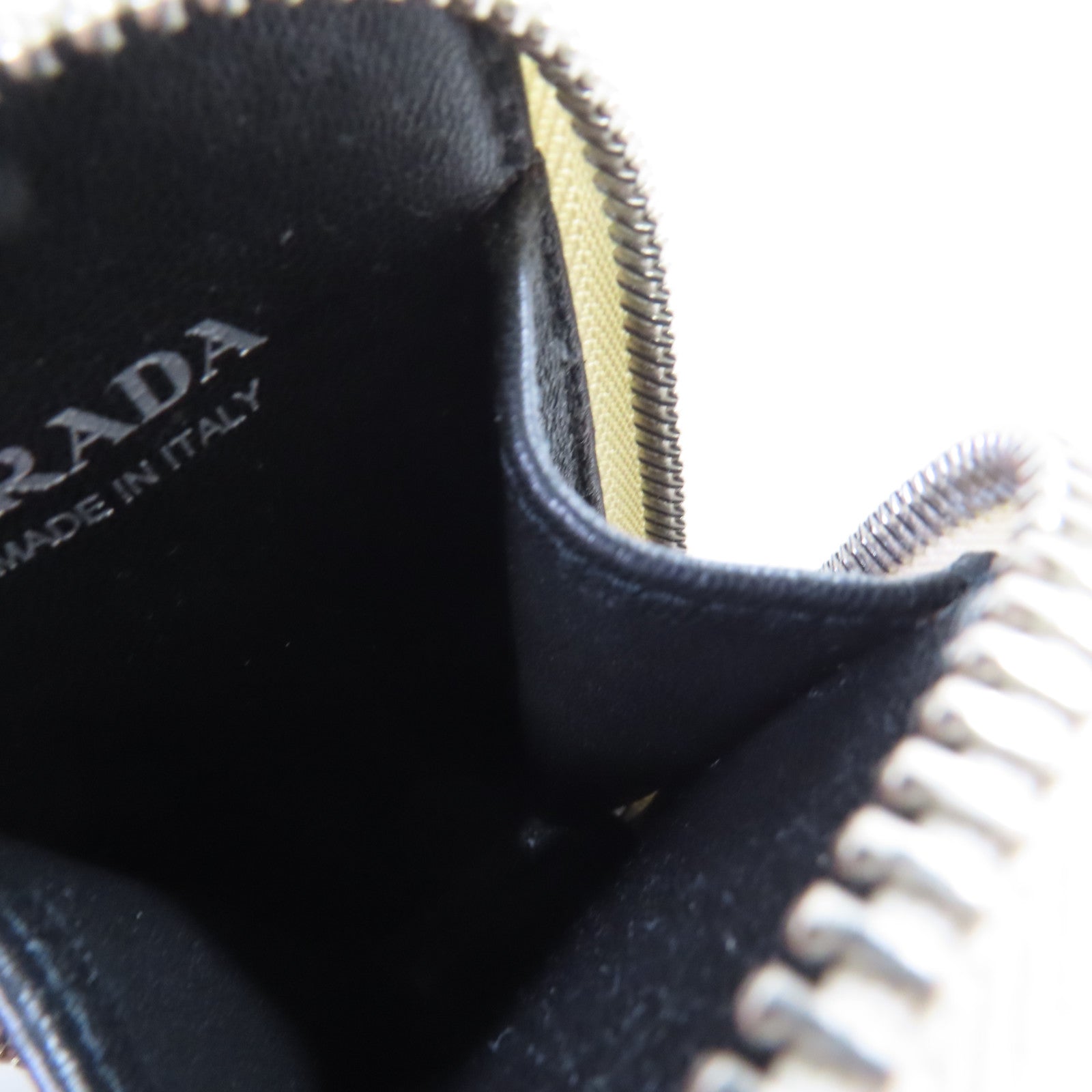 PRADA 牛皮皮革Triangle Shoulder Bag銀扣肩背袋白色