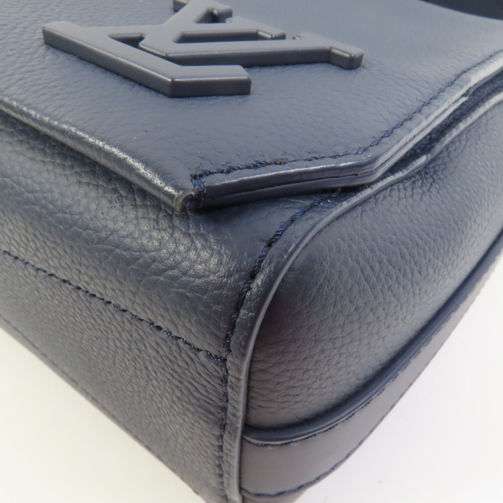 LOUIS VUITTON 牛皮皮革Aerogram Takeoff銀扣肩背袋