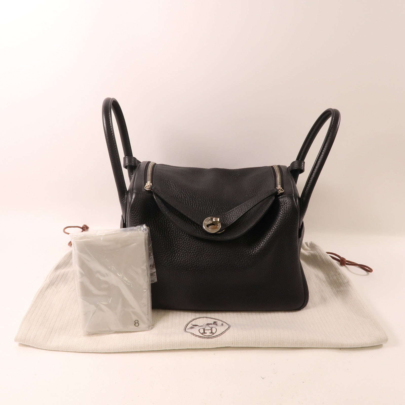 HERMES Clemence皮革Lindy 30銀扣肩背袋Noir黑色