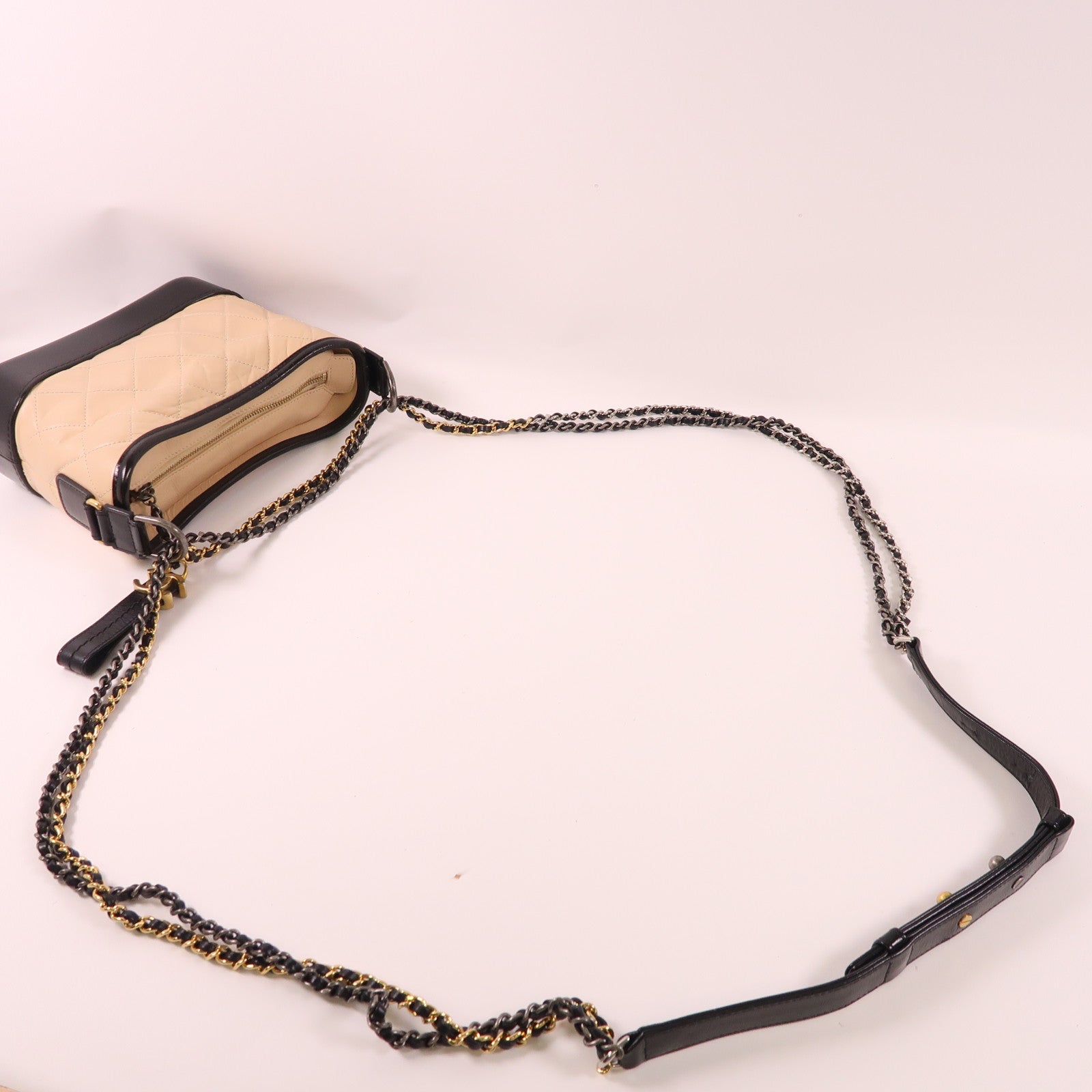 CHANEL 牛皮皮革Gabrielle Small鏈帶肩背袋