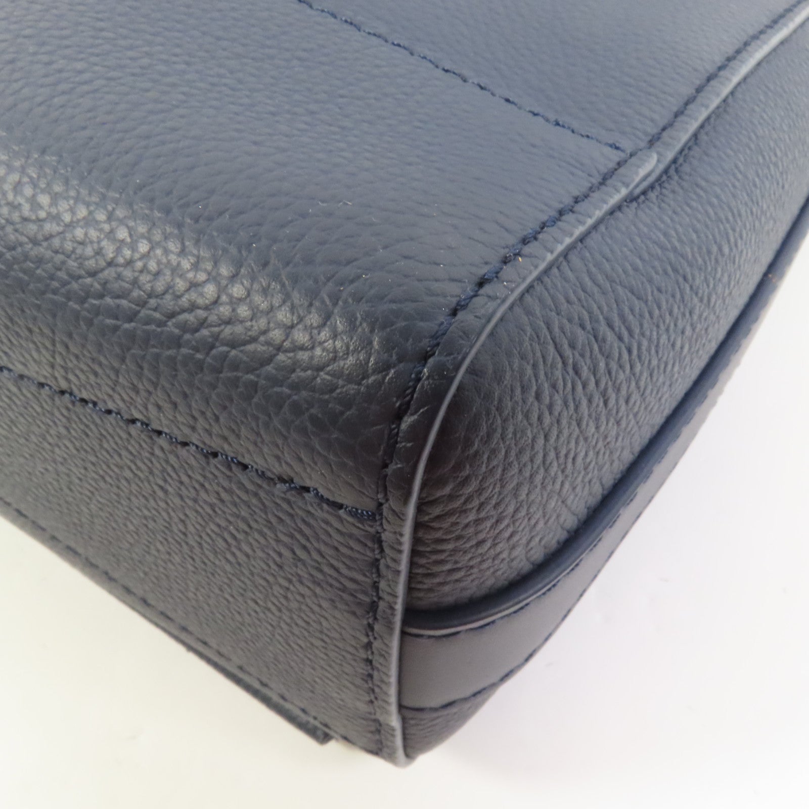 LOUIS VUITTON 牛皮皮革Aerogram Takeoff銀扣肩背袋