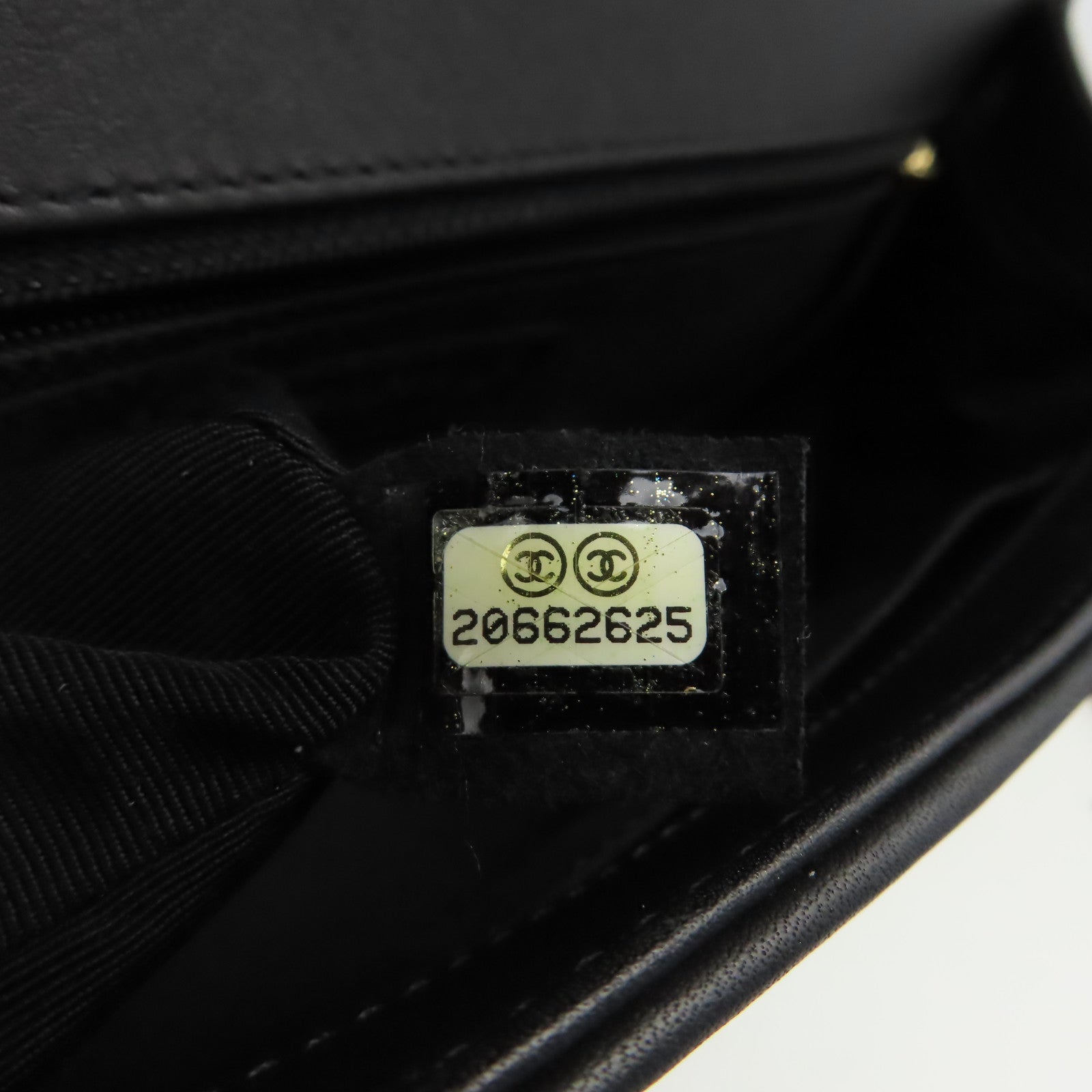 CHANEL 【激減優惠】菱格牛皮皮革Boy 28cm金扣鏈帶肩背袋黑色