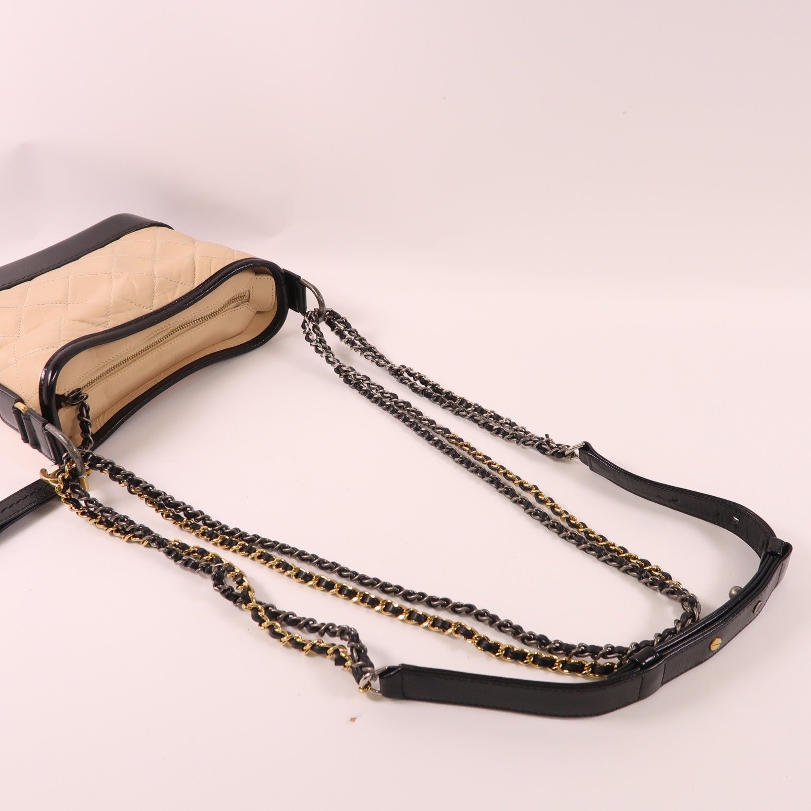 CHANEL 牛皮皮革Gabrielle Small鏈帶肩背袋