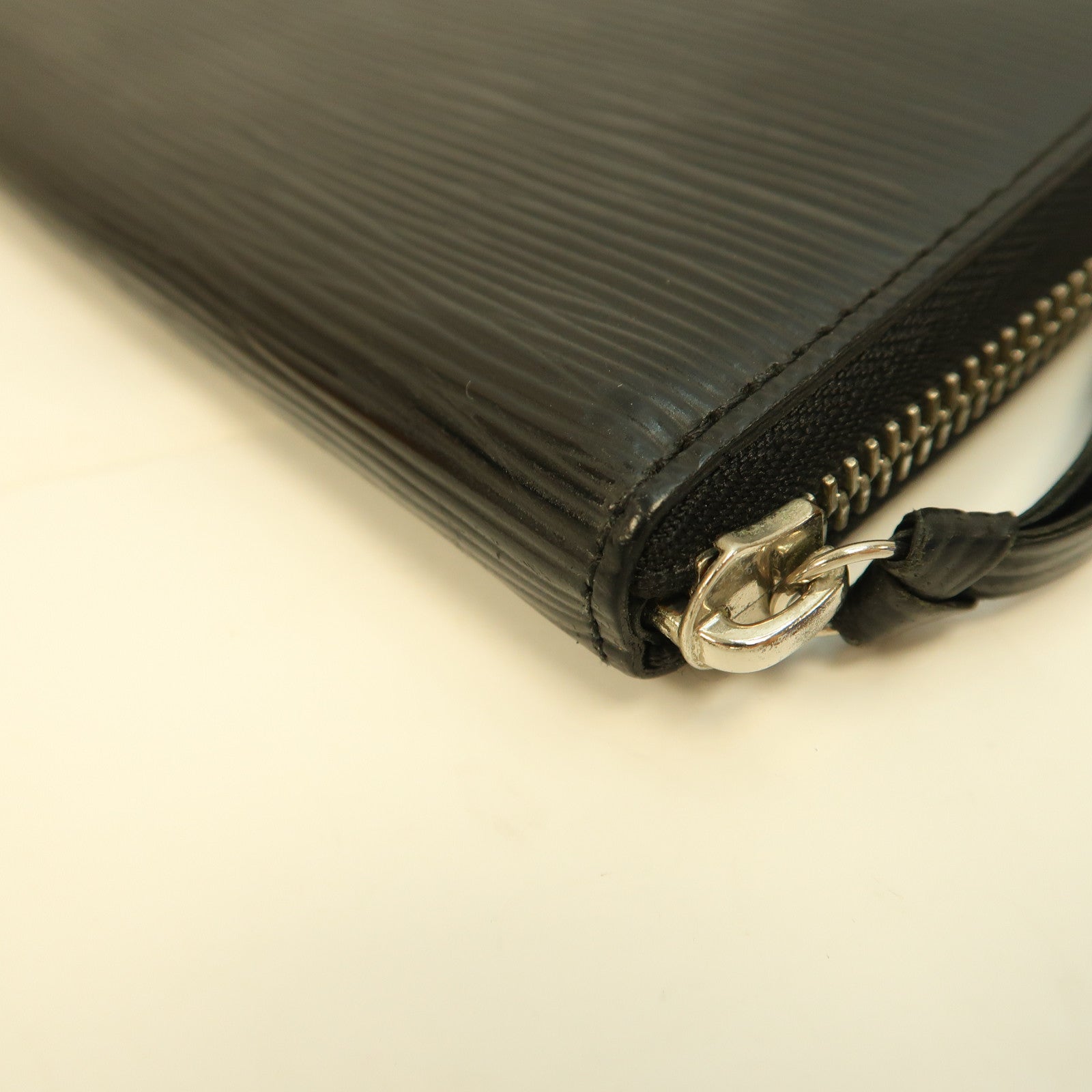 LOUIS VUITTON 【激減優惠】Epi Zipper Long Wallet銀扣拉鏈長錢包黑色
