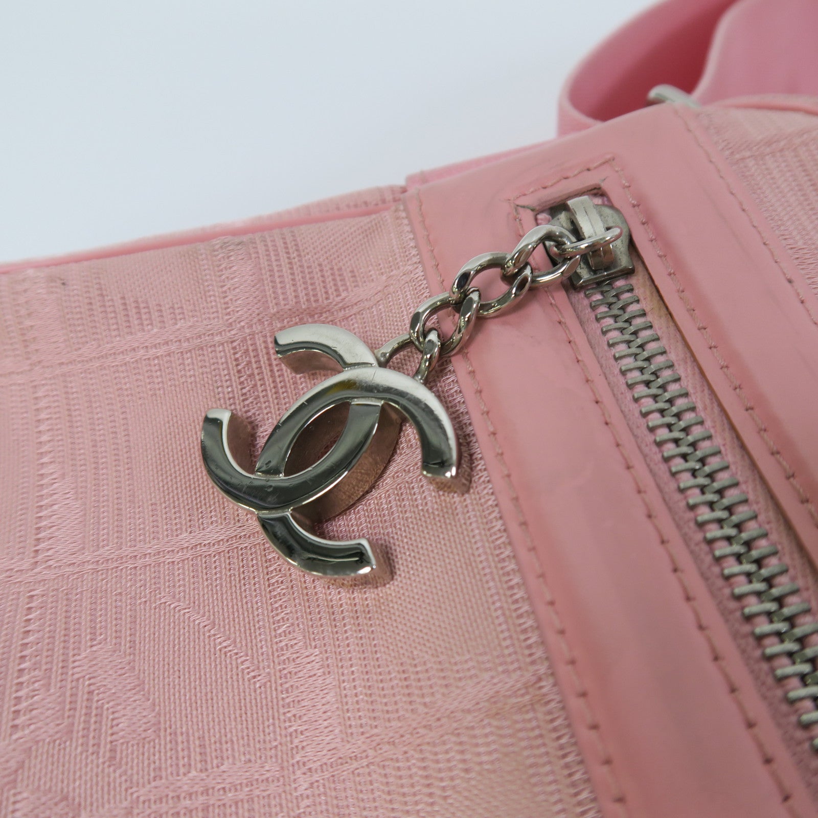 CHANEL 【激減優惠】帆布New Travel Line Pochette Shoulder Bag銀扣肩背袋粉紅色