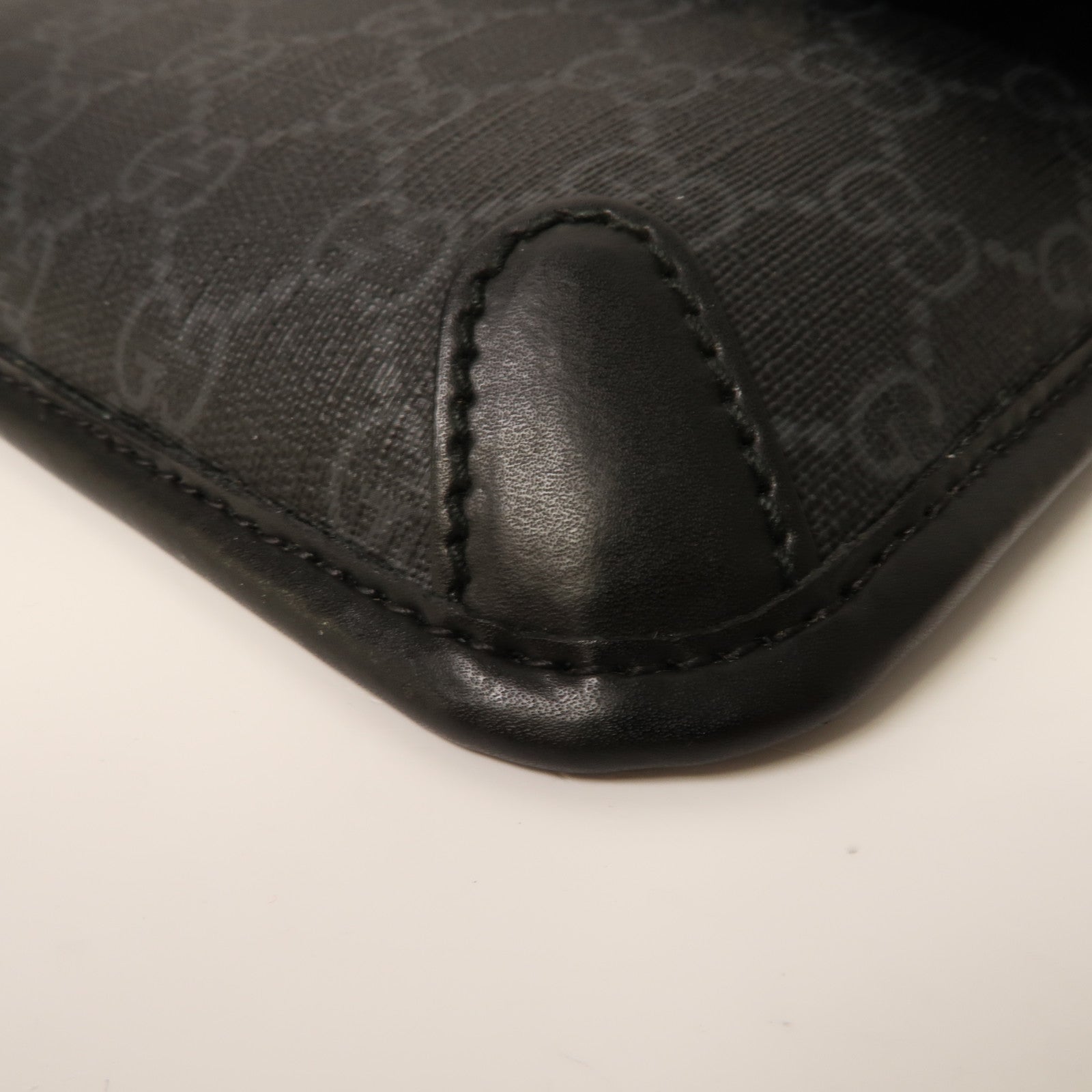 GUCCI 塗層帆布Shoulder Bag銀扣肩背袋黑色