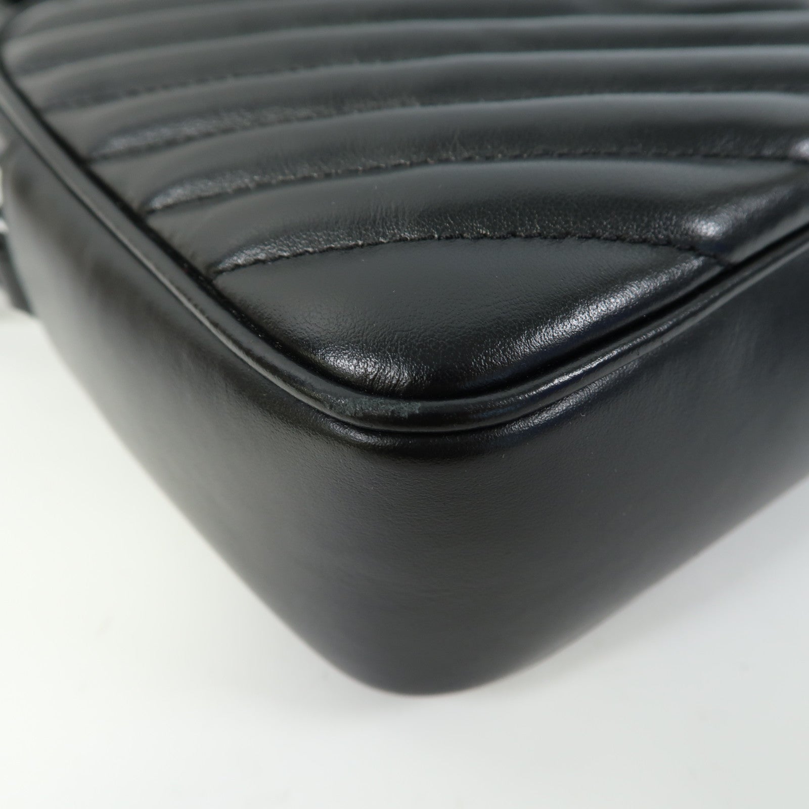 SAINT LAURENT 牛皮皮革Lou Camera肩背袋黑色