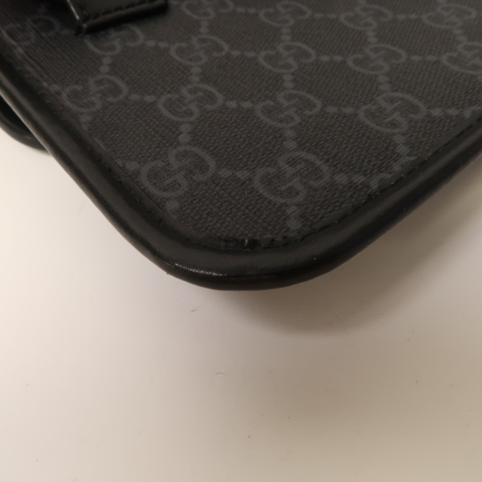 GUCCI 塗層帆布Shoulder Bag銀扣肩背袋黑色