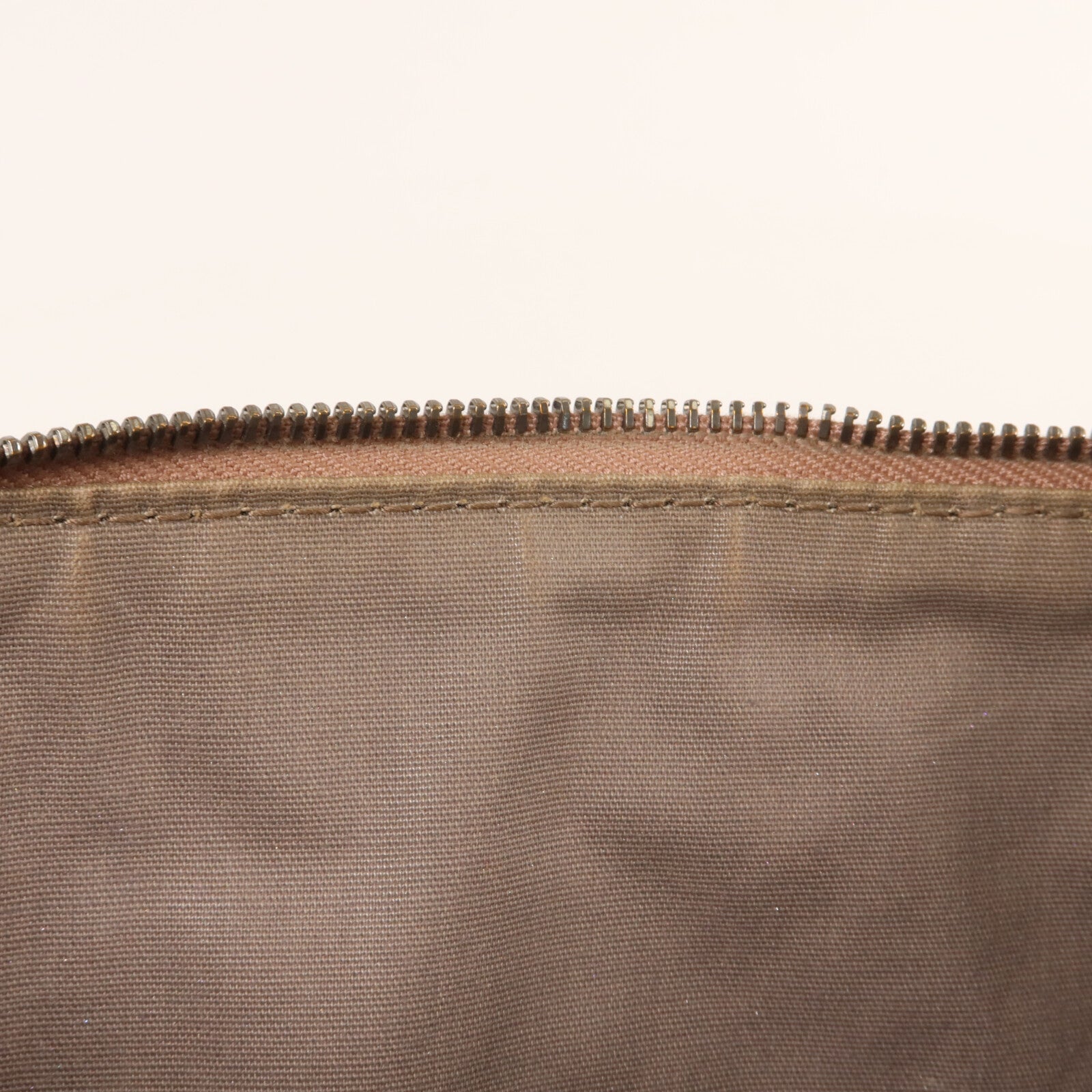 BOTTEGA VENETA 織紋皮革Pouch/Clutch手拿包