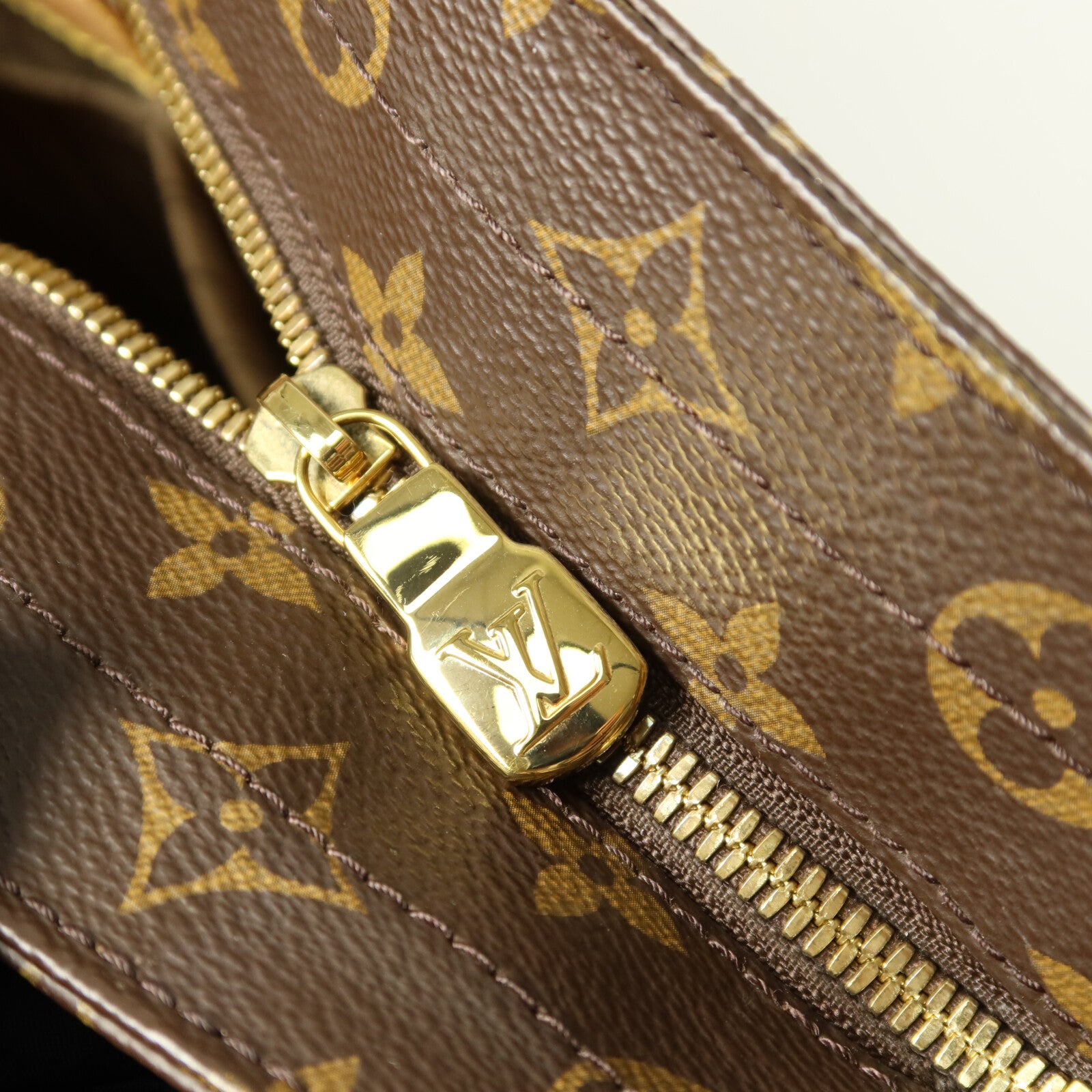 LOUIS VUITTON Monogram Mezzo肩背袋