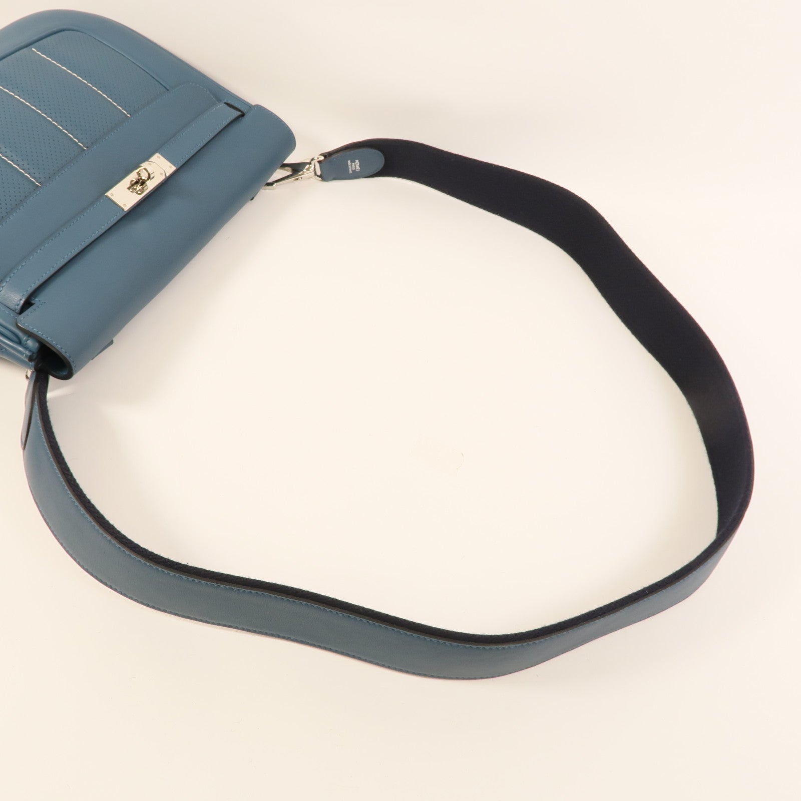 HERMES Swift皮革Berline 28銀扣肩背袋Bleu Colvert