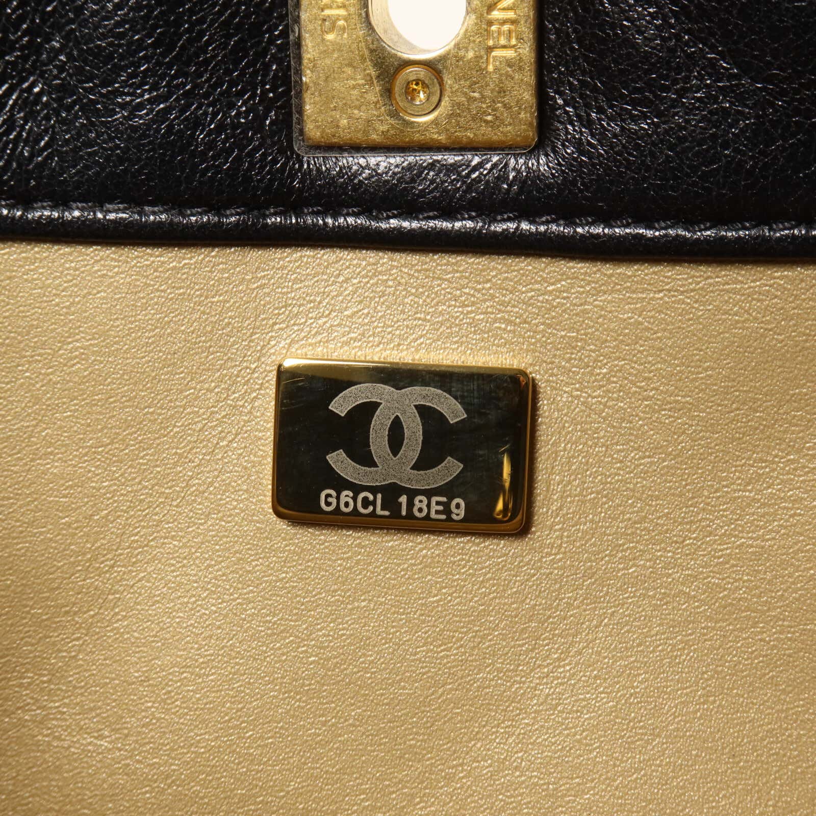 CHANEL 牛皮皮革Hobo bag鏈帶肩背袋
