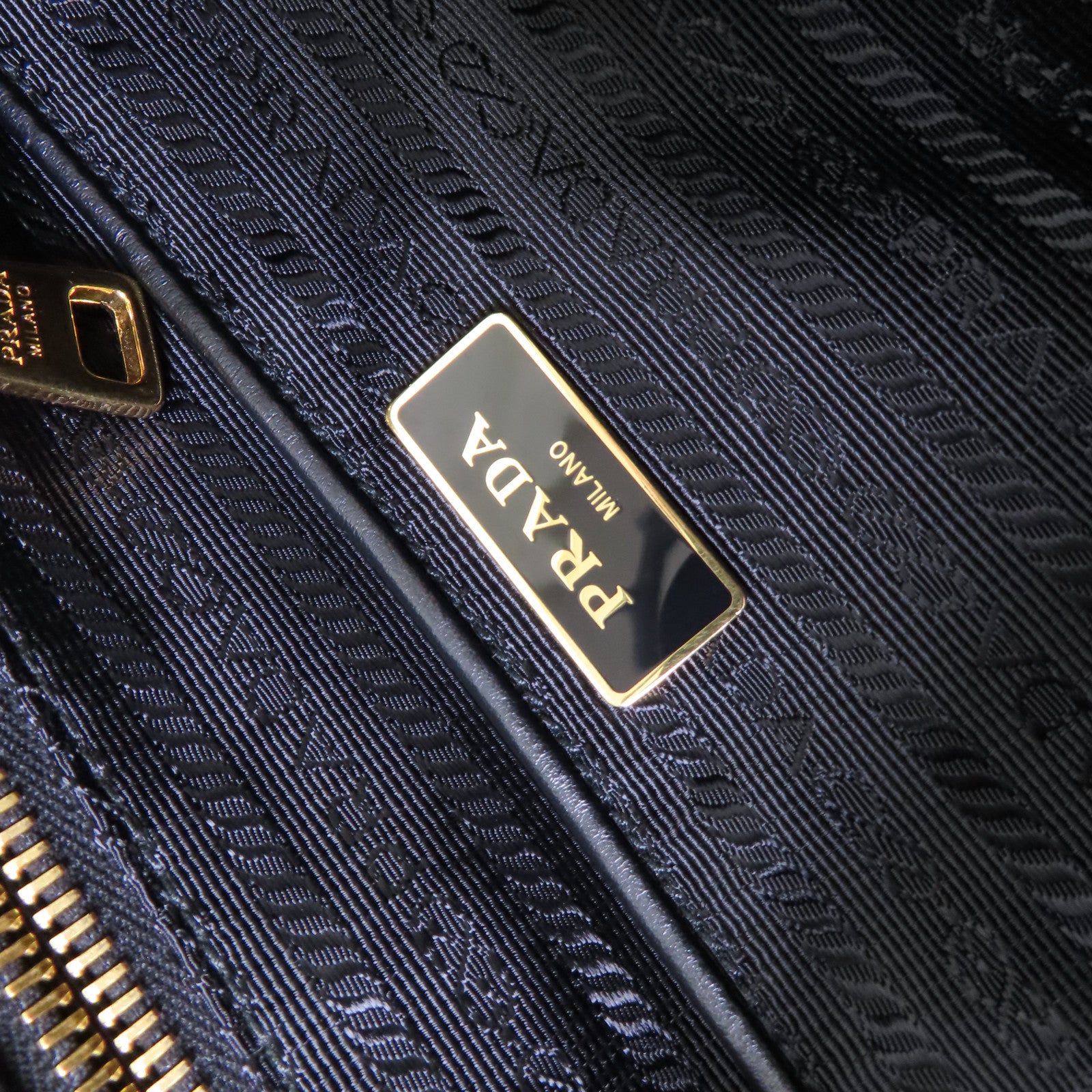 PRADA 尼龍Small Re-Nylon Backpack金扣背包黑色