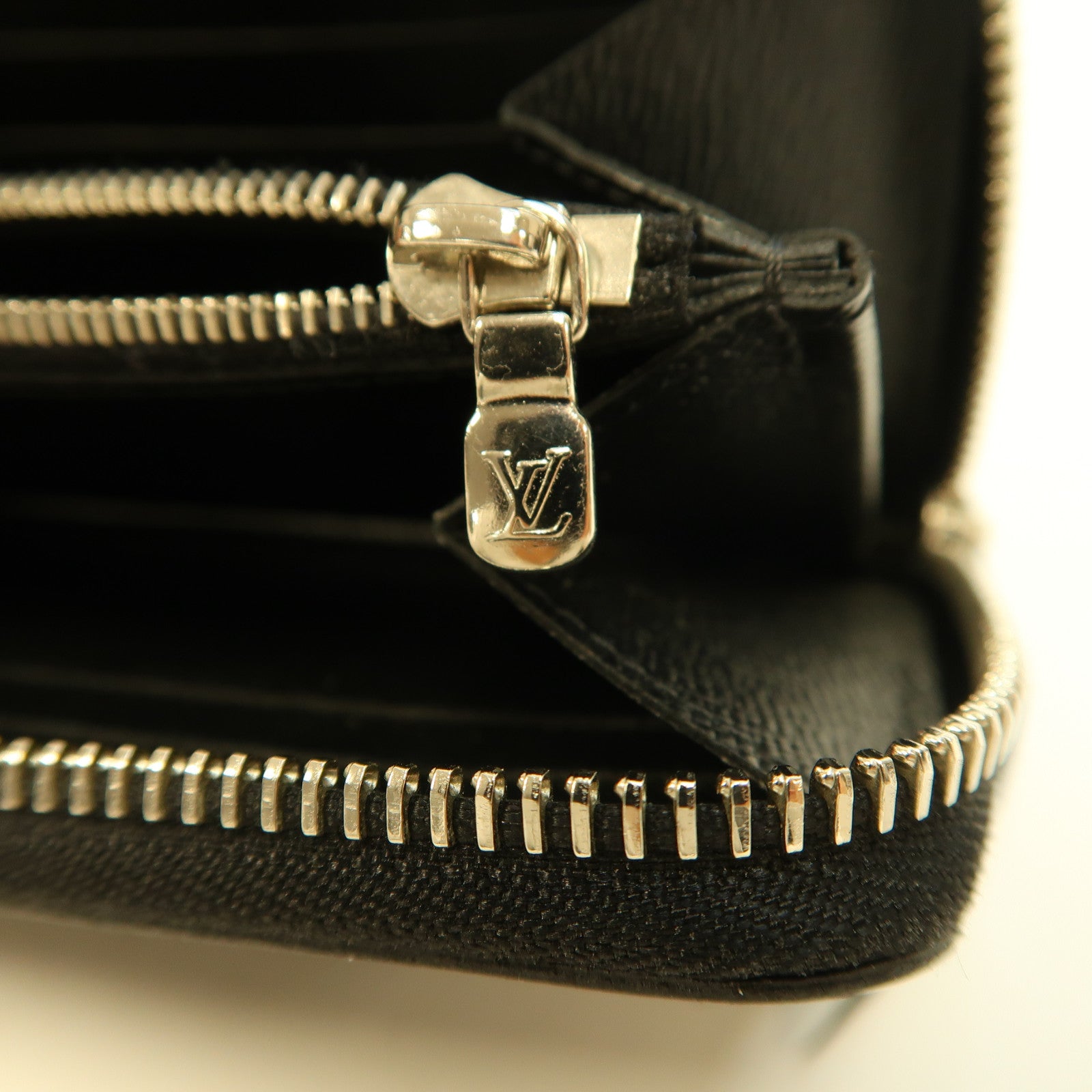 LOUIS VUITTON 【激減優惠】Epi Zipper Long Wallet銀扣拉鏈長錢包黑色