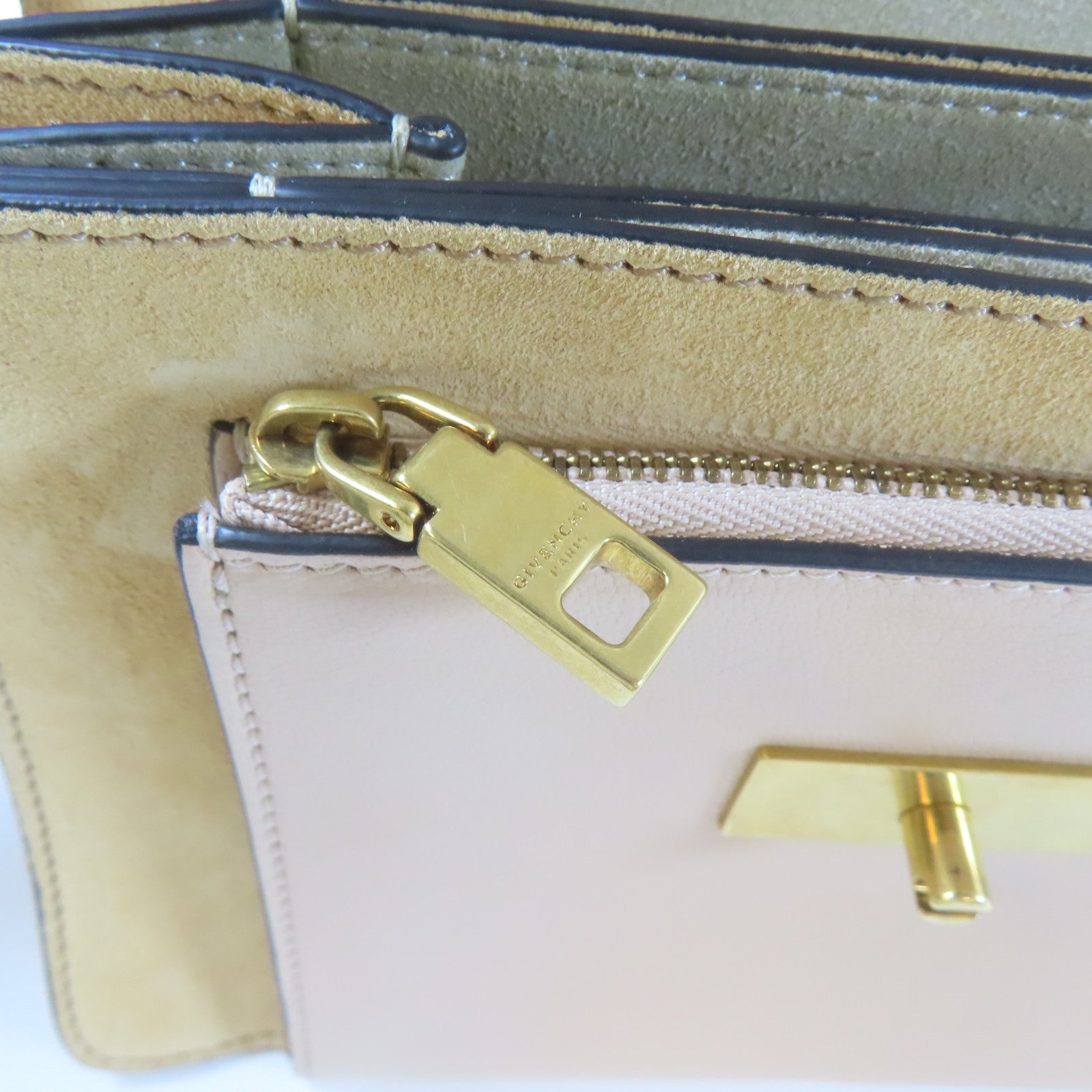 GIVENCHY 【激減優惠】牛皮皮革Shoulder Bag金扣手挽肩背兩用袋杏色