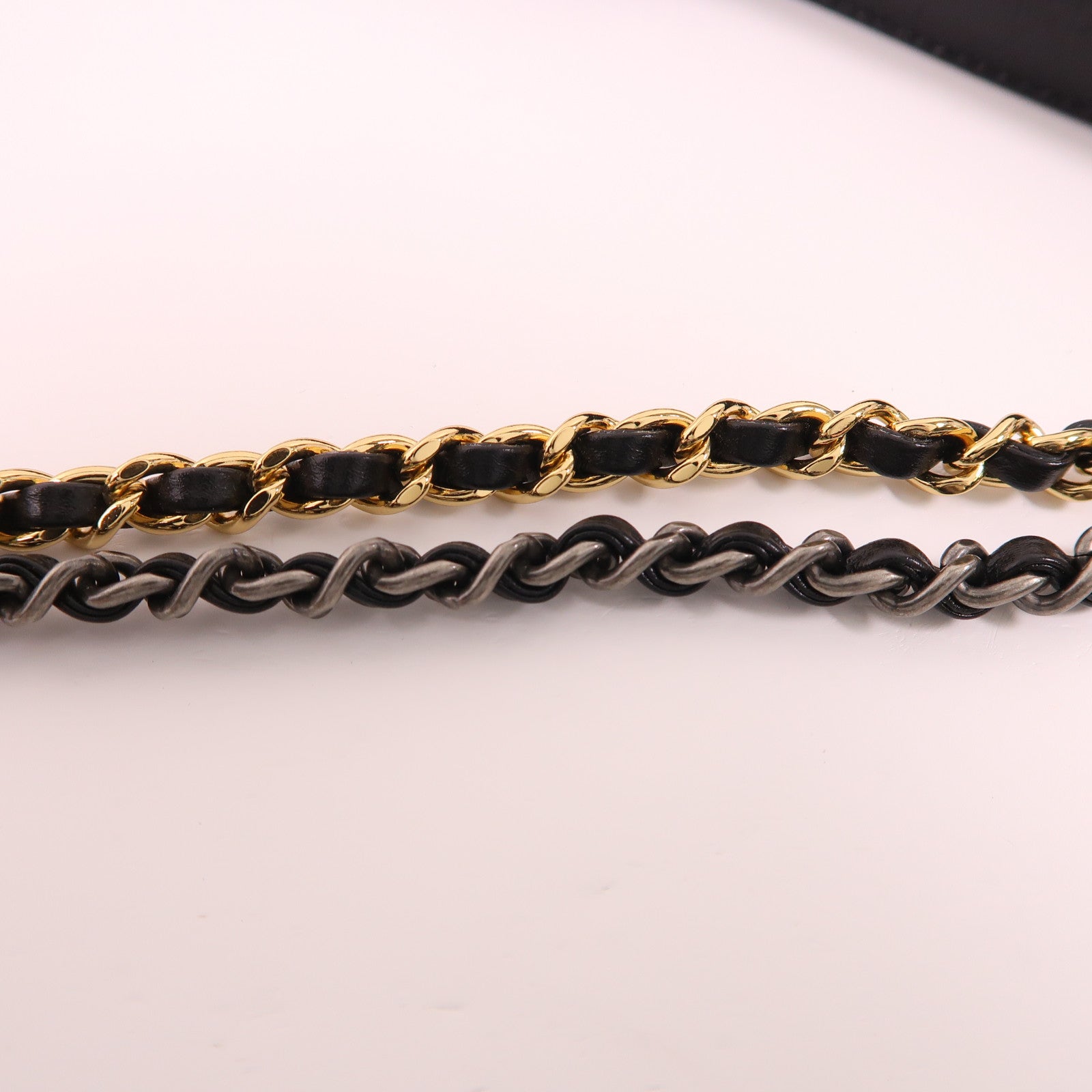 CHANEL 牛皮皮革Gabrielle Small鏈帶肩背袋