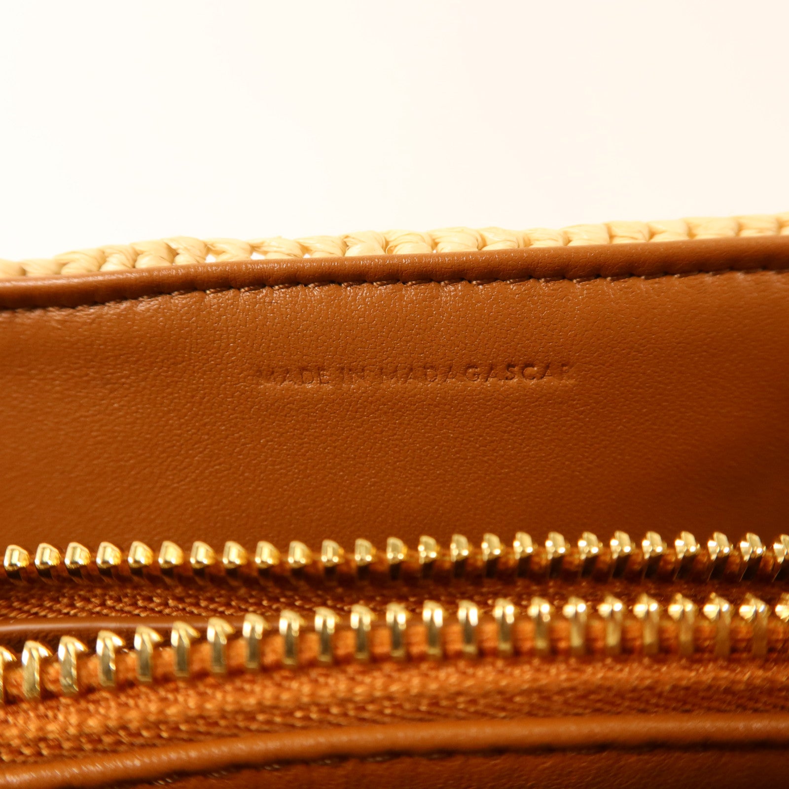 CELINE Raffia Victoire Bag金扣鏈帶肩背袋