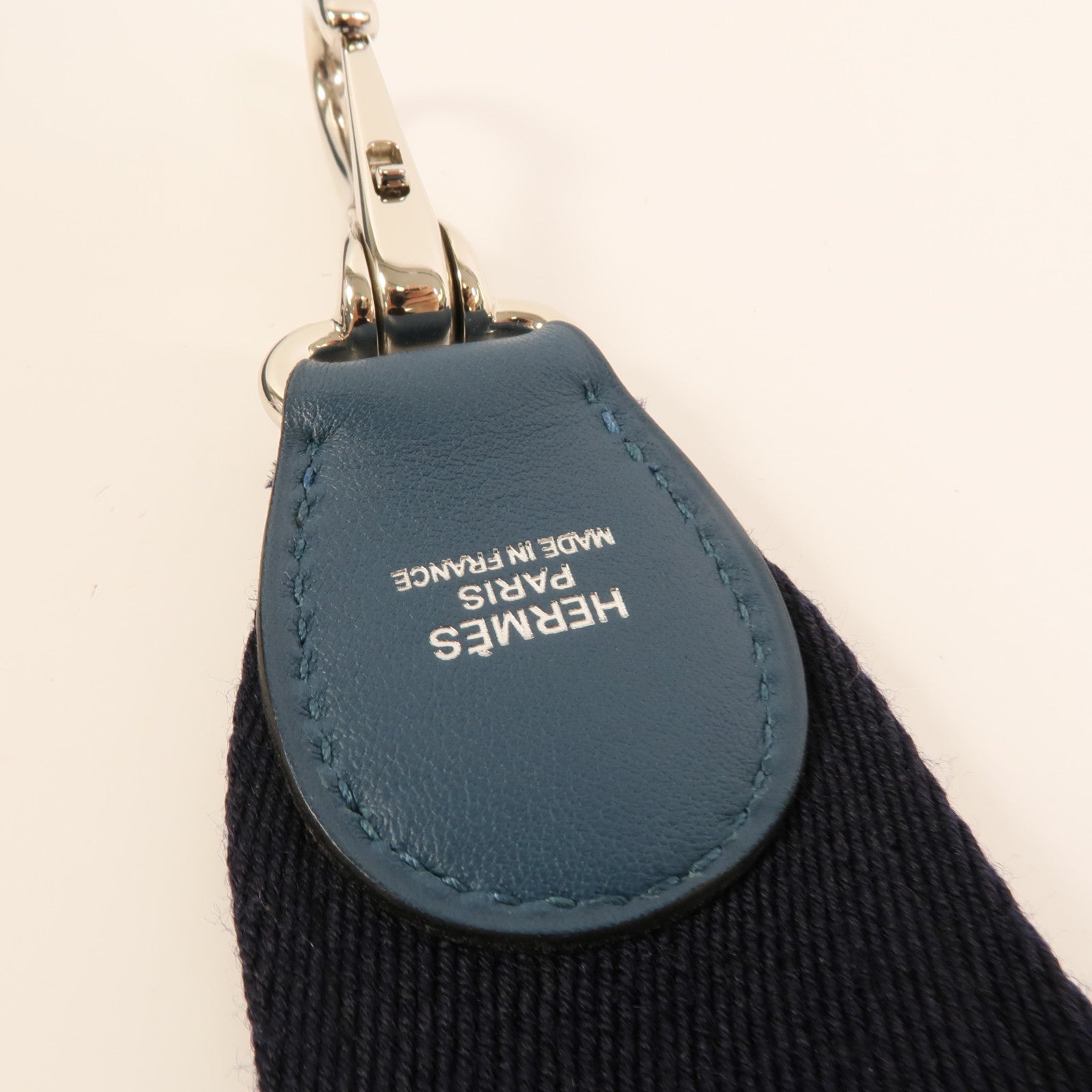 HERMES Swift皮革Berline 28銀扣肩背袋Bleu Colvert