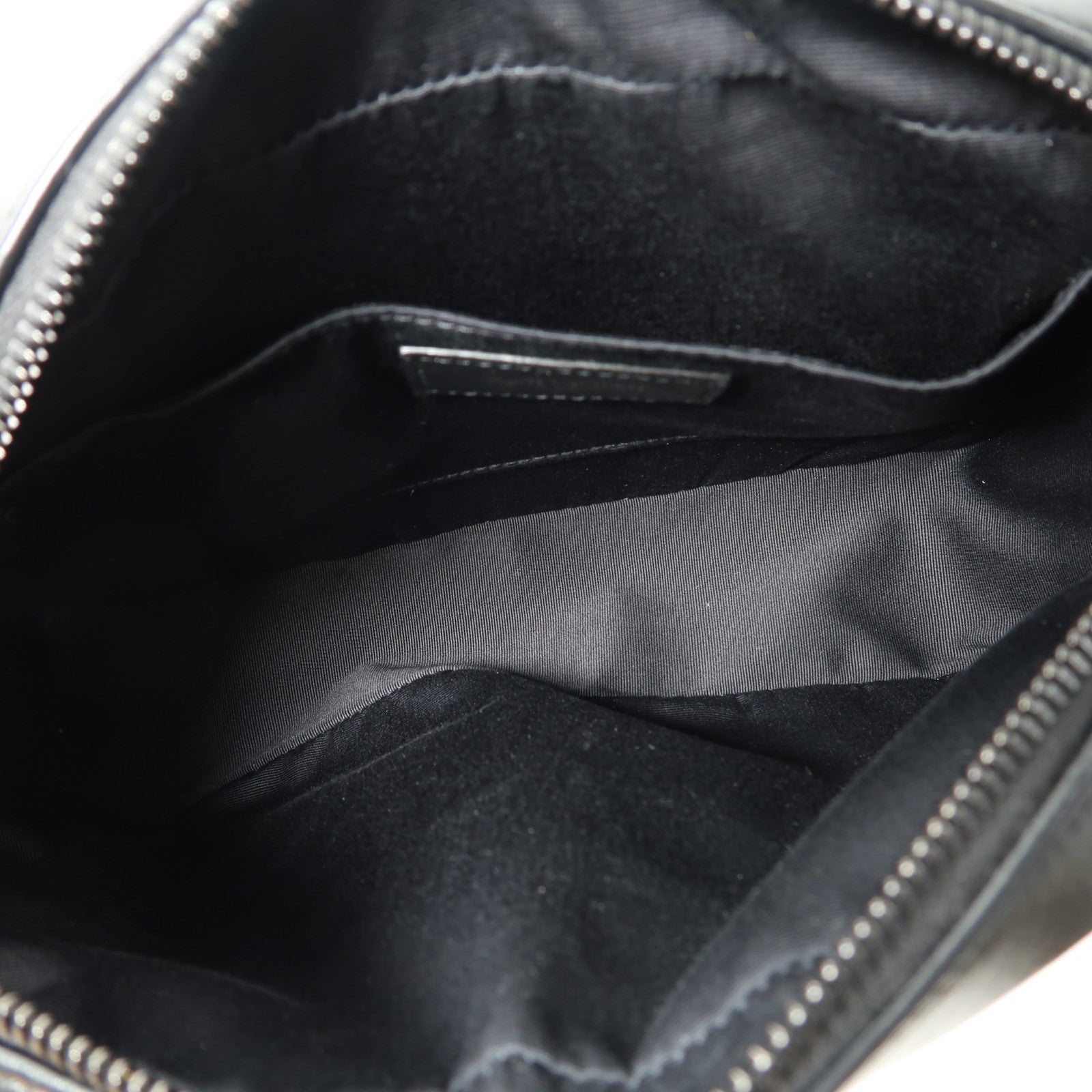 SAINT LAURENT 牛皮皮革Lou Camera肩背袋黑色