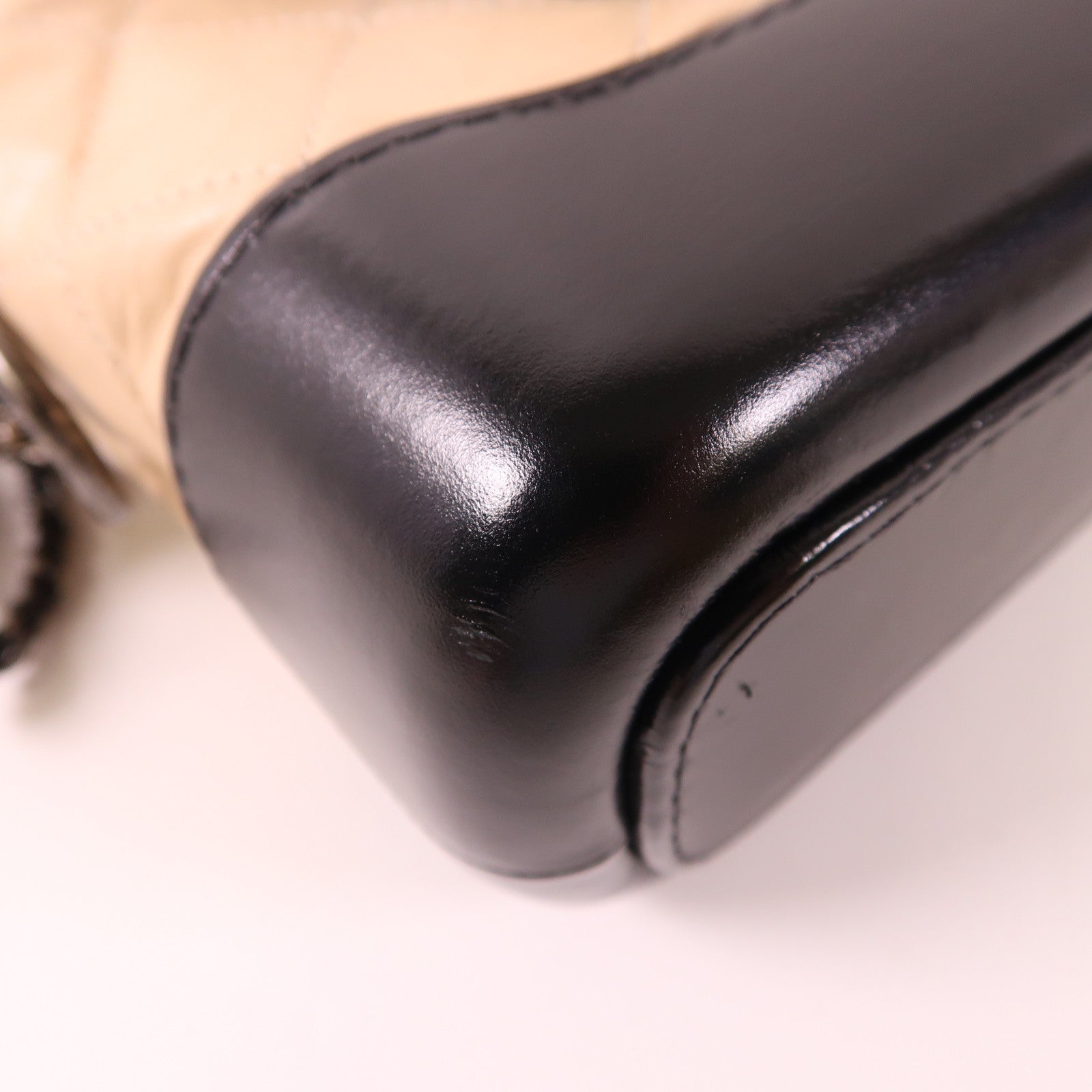 CHANEL 牛皮皮革Gabrielle Small鏈帶肩背袋