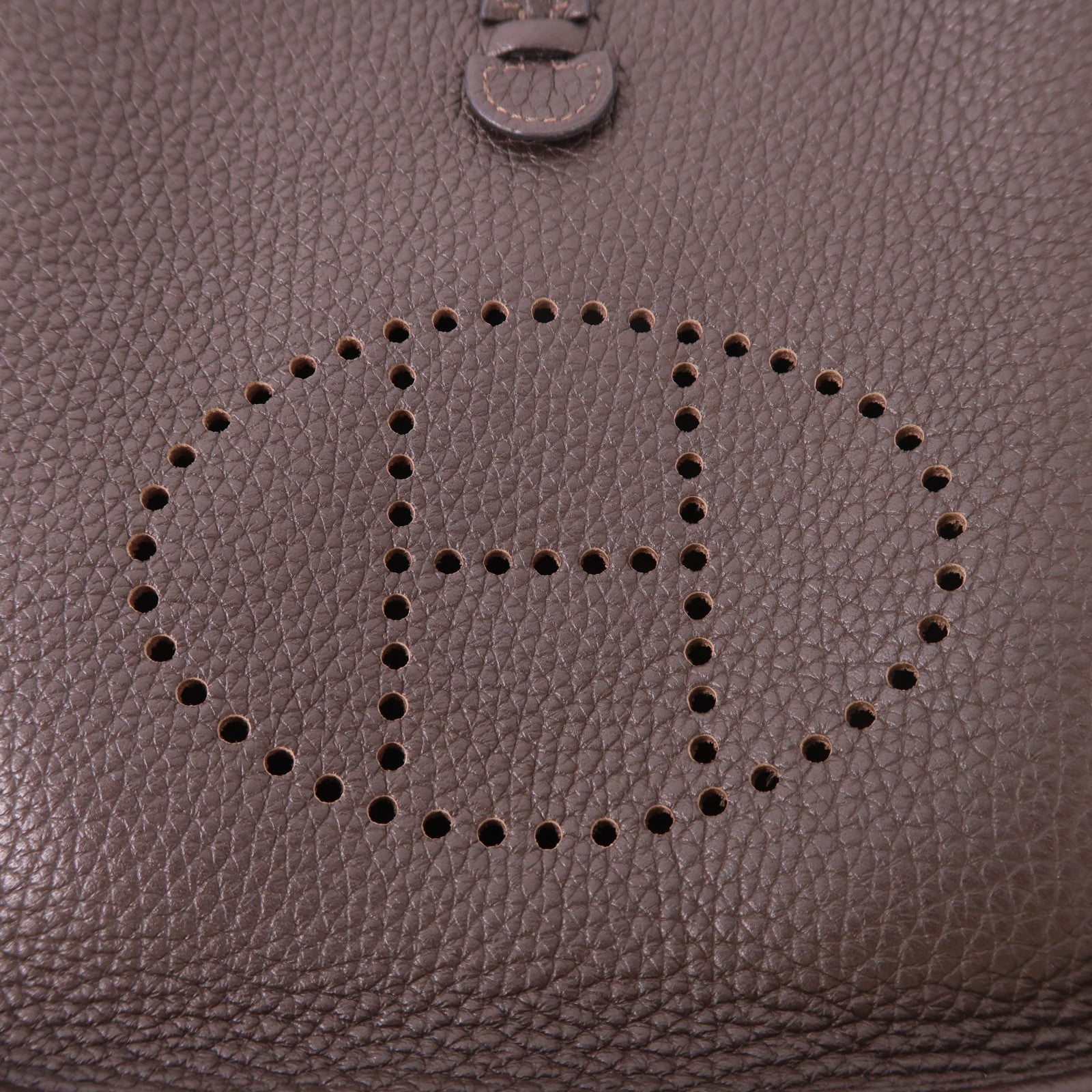 HERMES Clemence皮革Evelyne TPM銀扣肩背袋Ebene