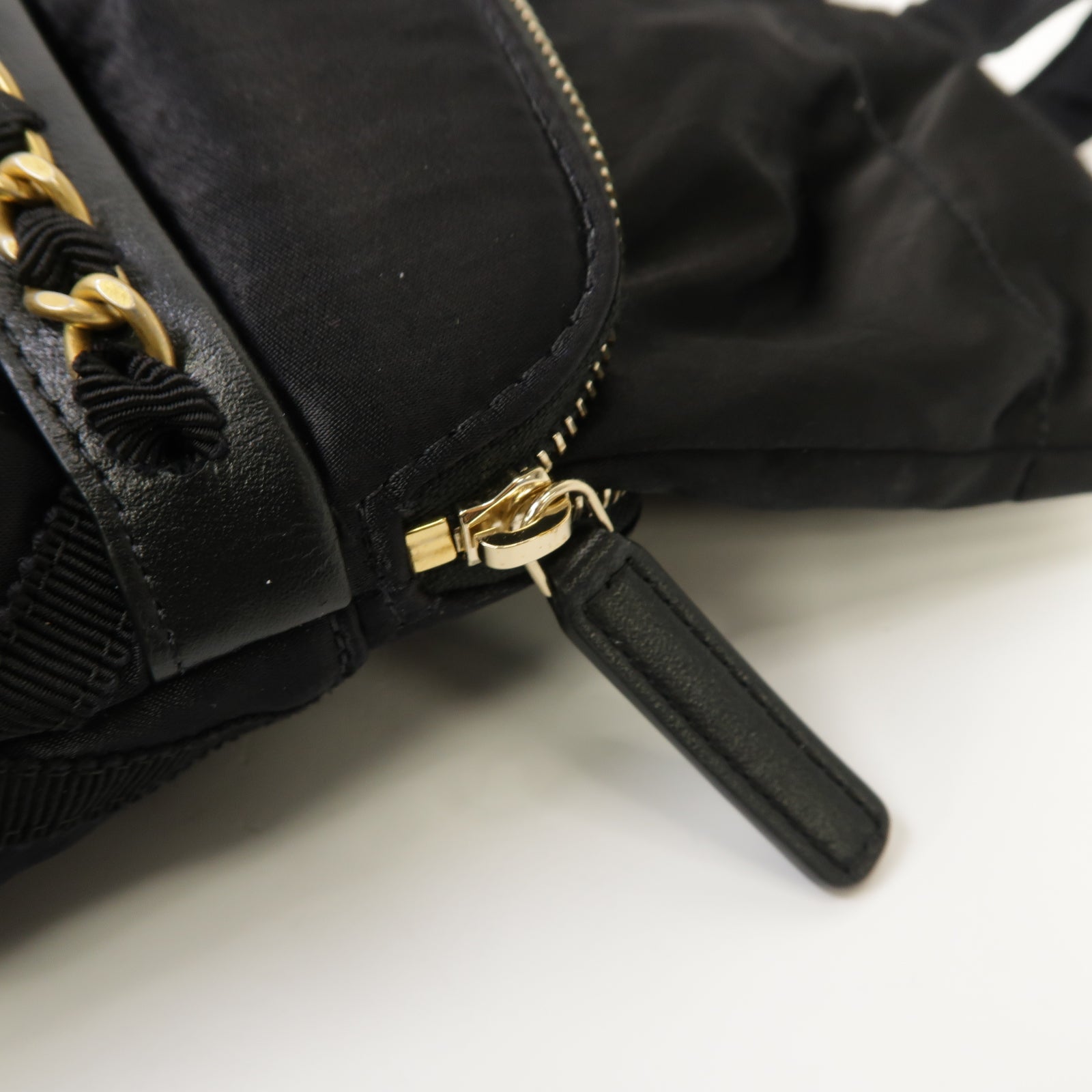 CHANEL 尼龍Pouch/Tote Bag金扣手拿包/手挽兩用袋黑色