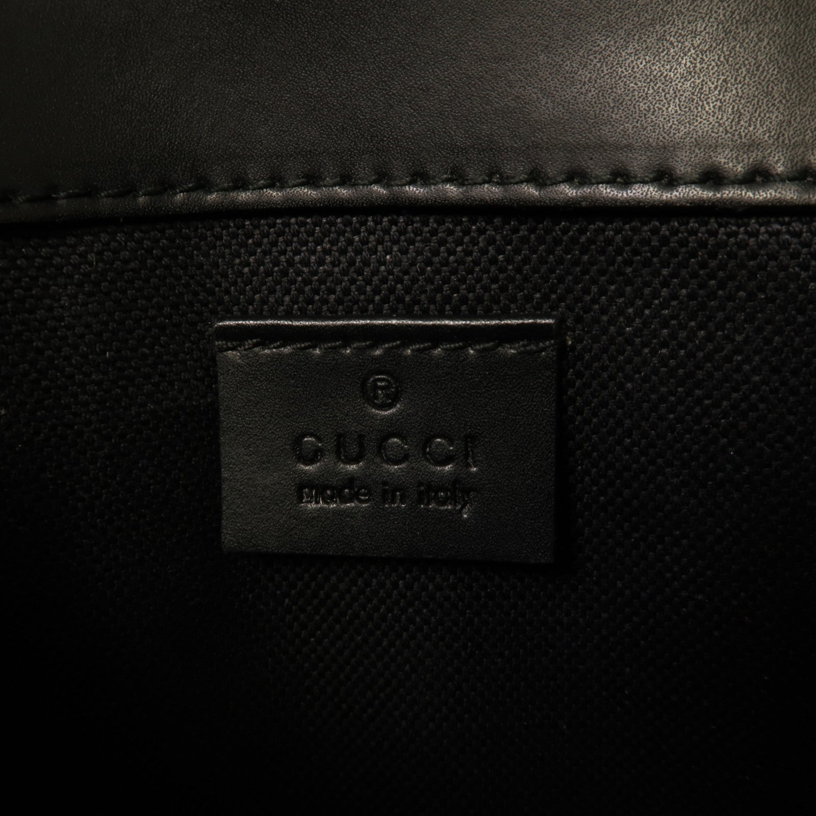 GUCCI 塗層帆布Shoulder Bag銀扣肩背袋黑色