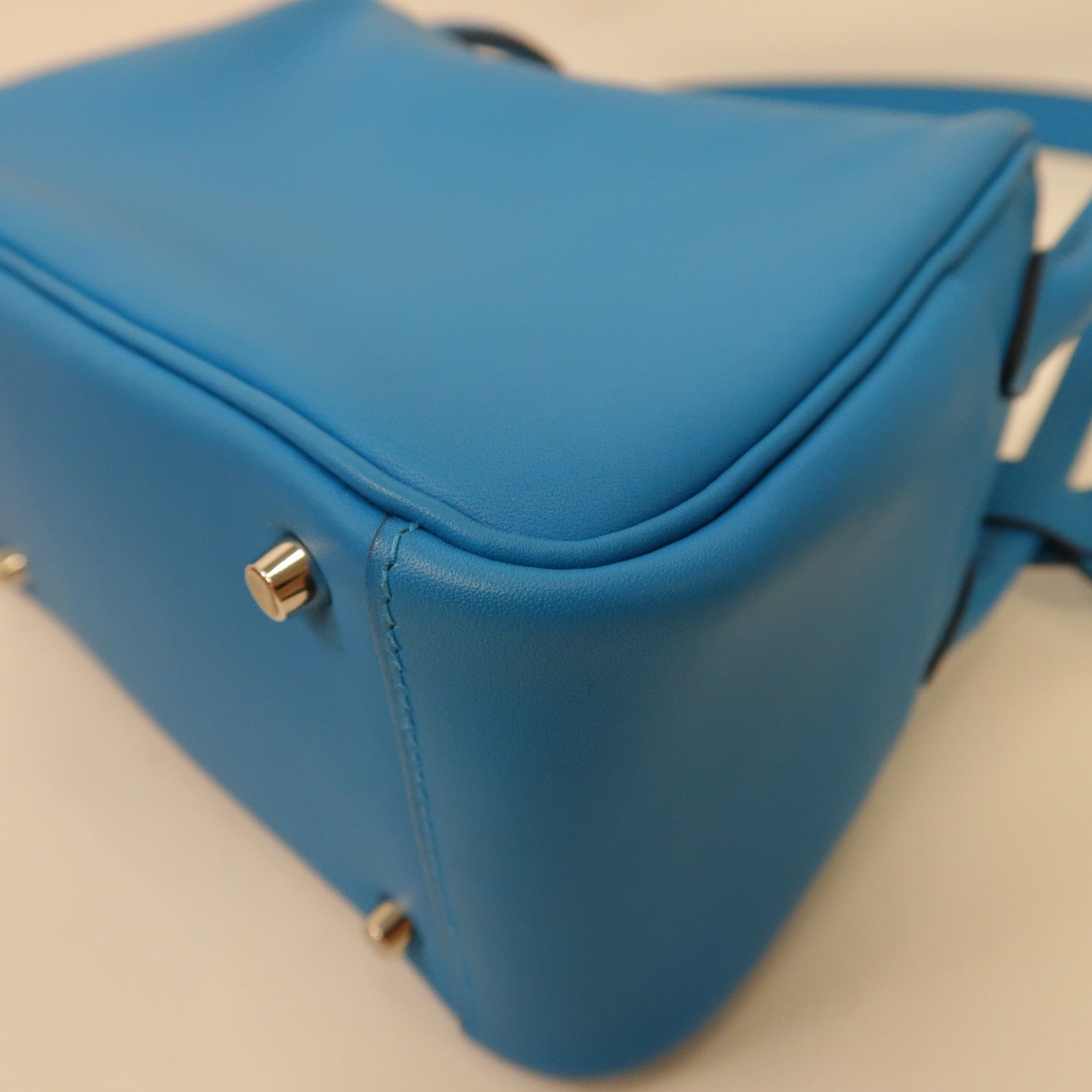 HERMES 【激減優惠】Swift皮革Mini Lindy銀扣手挽肩背兩用袋Bleu Frida藍色