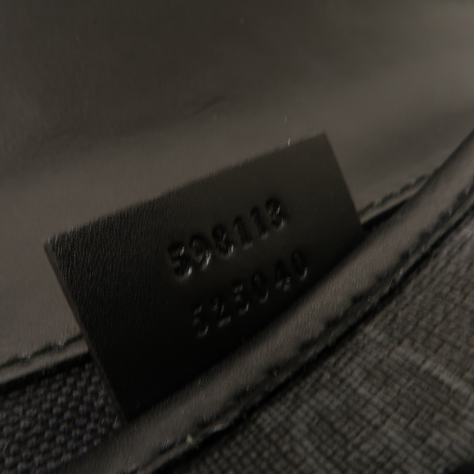 GUCCI 塗層帆布Shoulder Bag銀扣肩背袋黑色