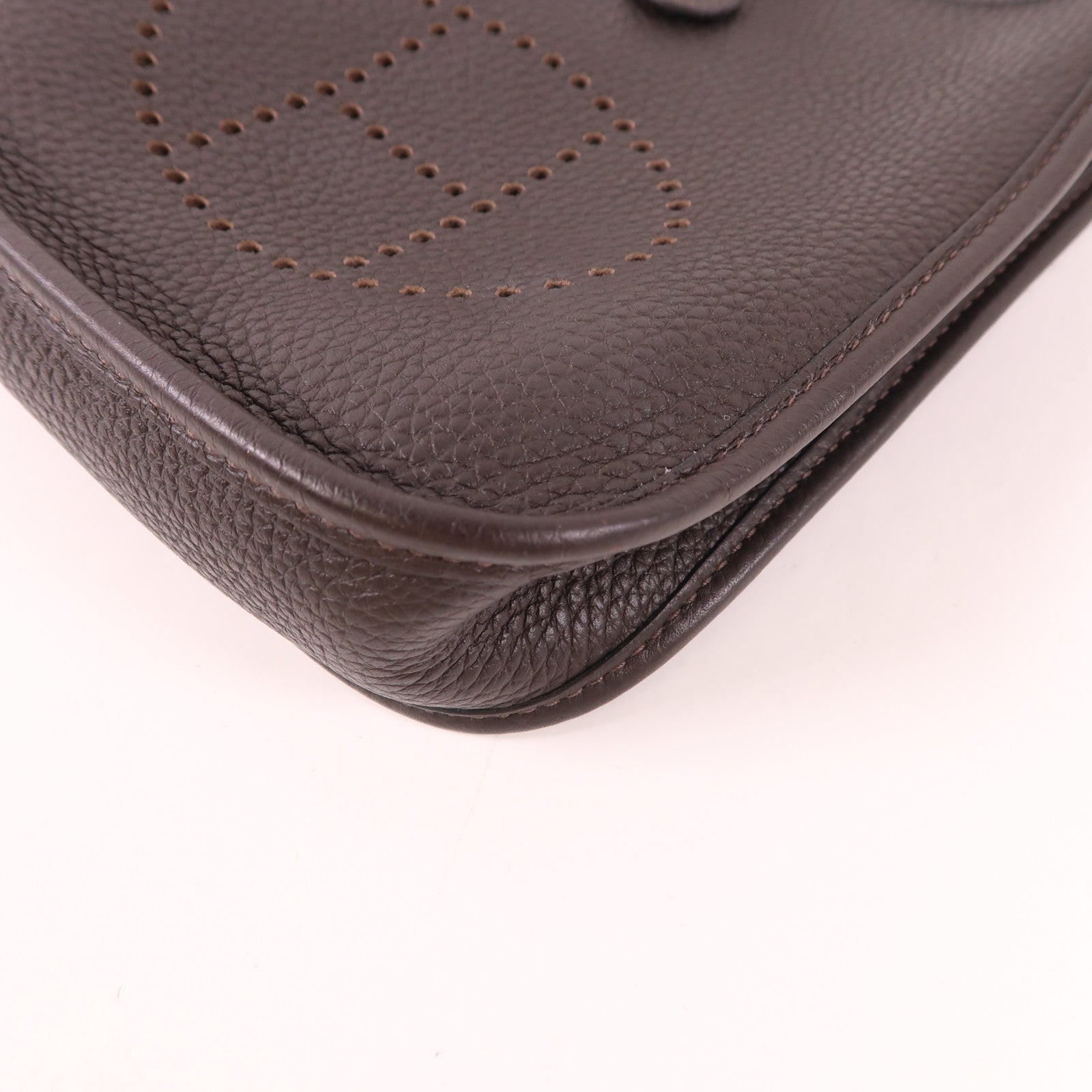 HERMES Clemence皮革Evelyne TPM銀扣肩背袋Ebene