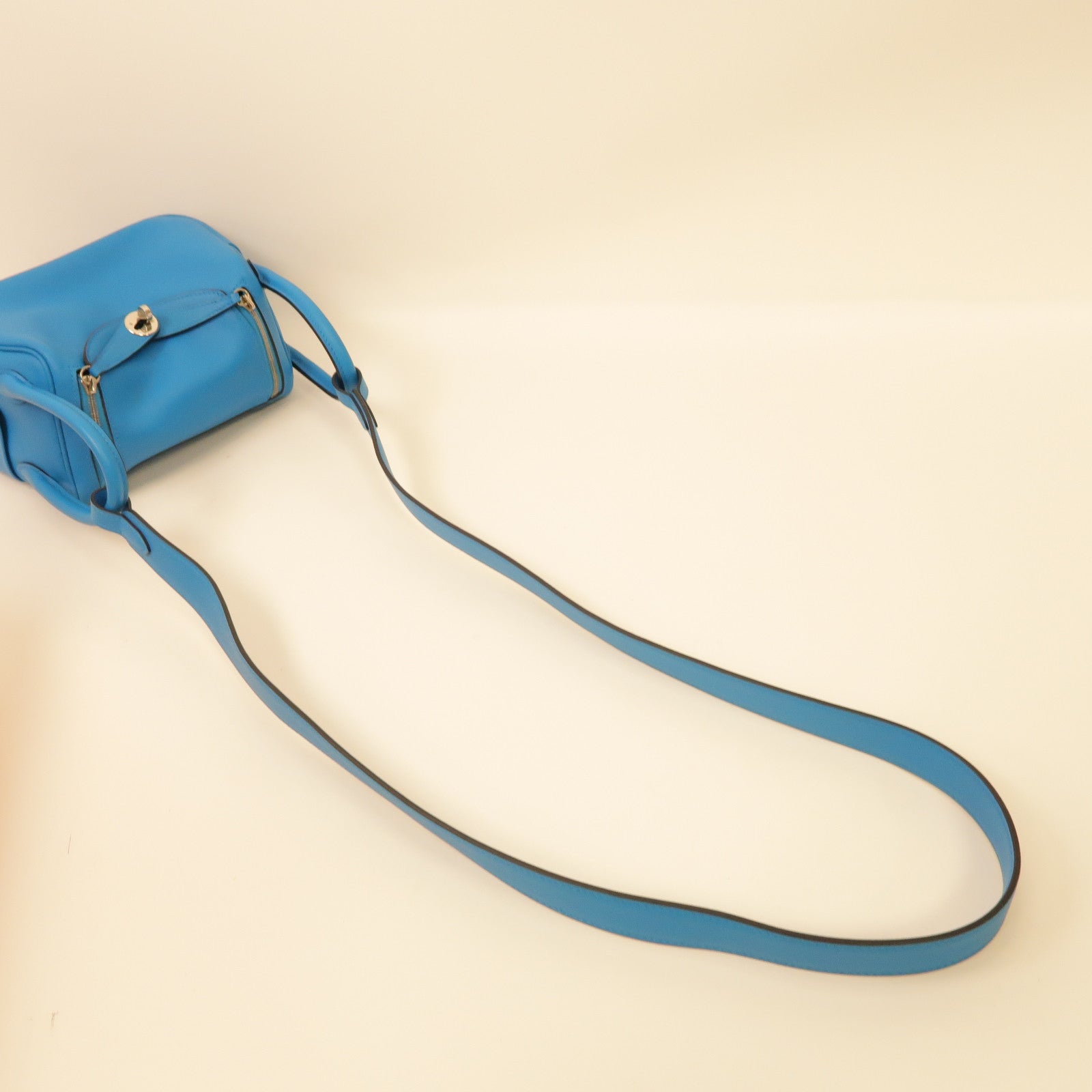 HERMES 【激減優惠】Swift皮革Mini Lindy銀扣手挽肩背兩用袋Bleu Frida藍色