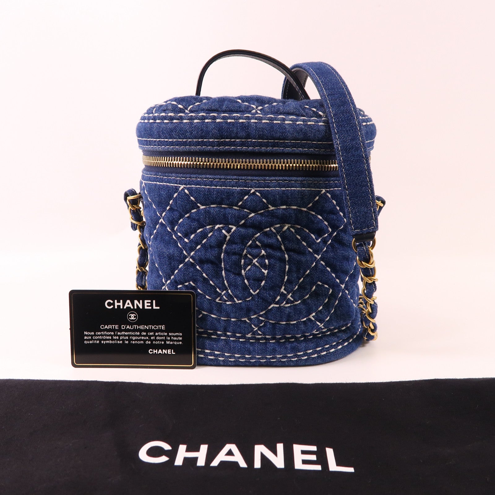 CHANEL 牛仔布Vanity Case金扣鏈帶肩背袋