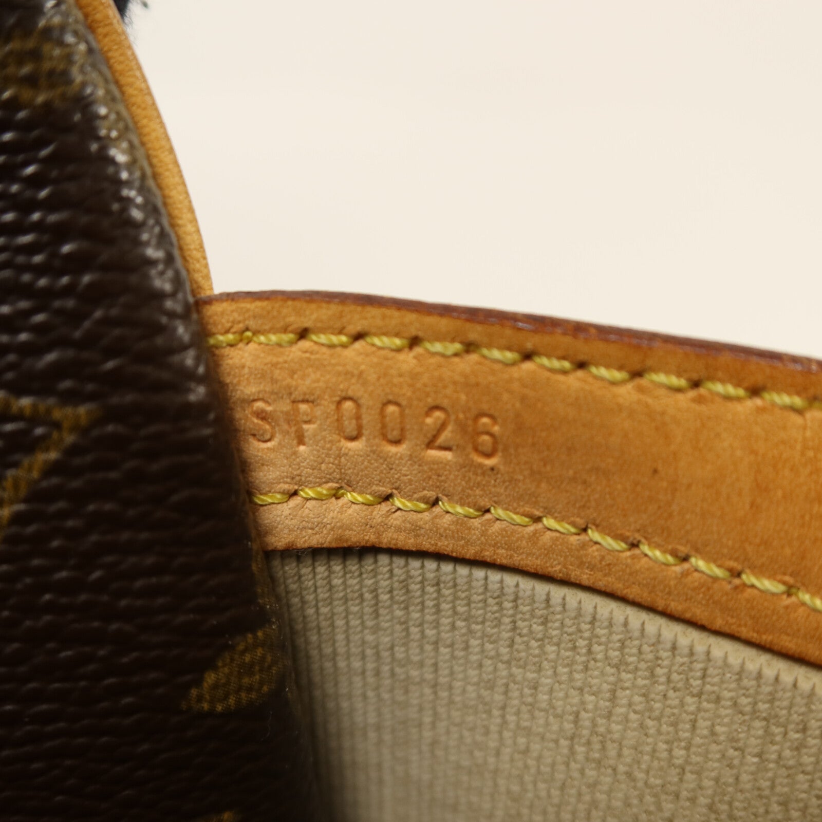 LOUIS VUITTON Monogram Reporter PM金扣肩背袋